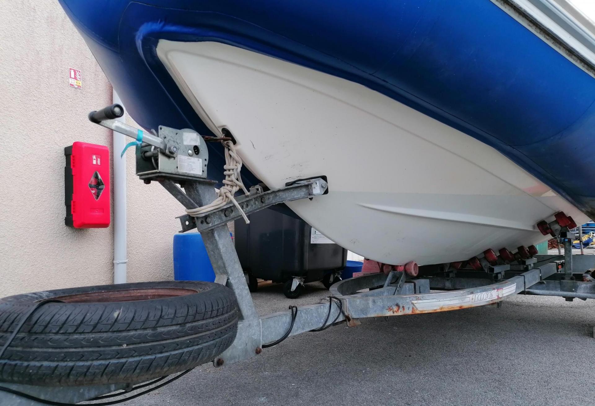 Bateau moteur ZODIAC BOMBARD EXPLORER SB 5.50 2008 exterieur 9