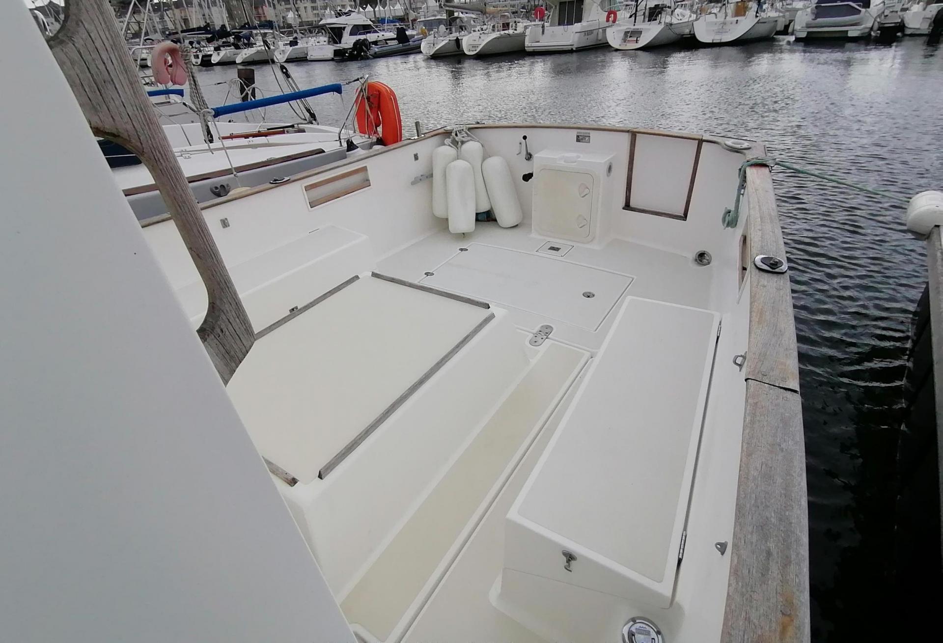 Bateau moteur RHEA 750 2004 exterieur 7