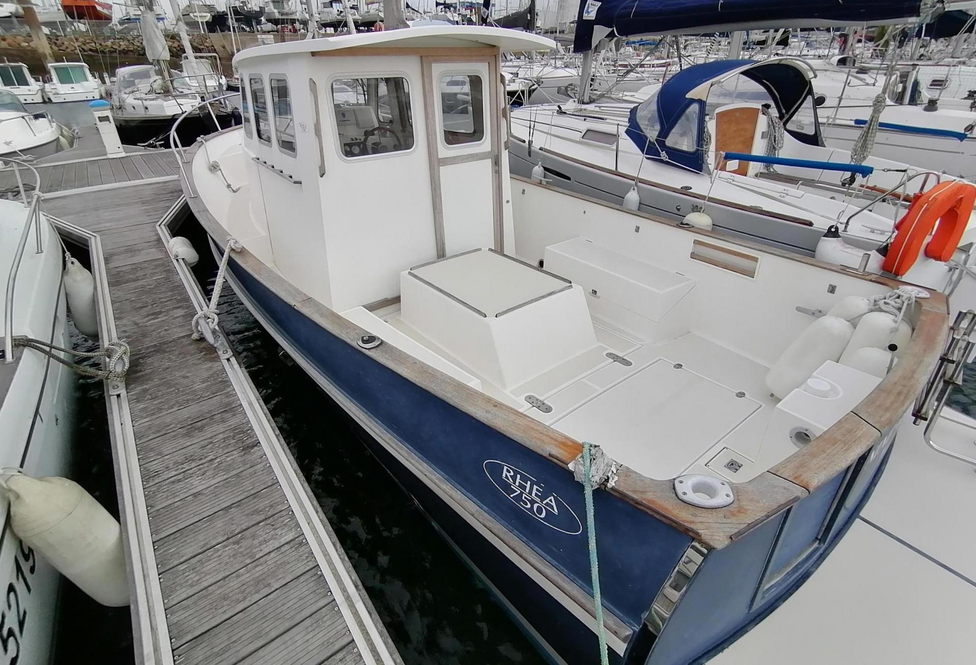 Bateau moteur RHEA 750 2004 exterieur 5