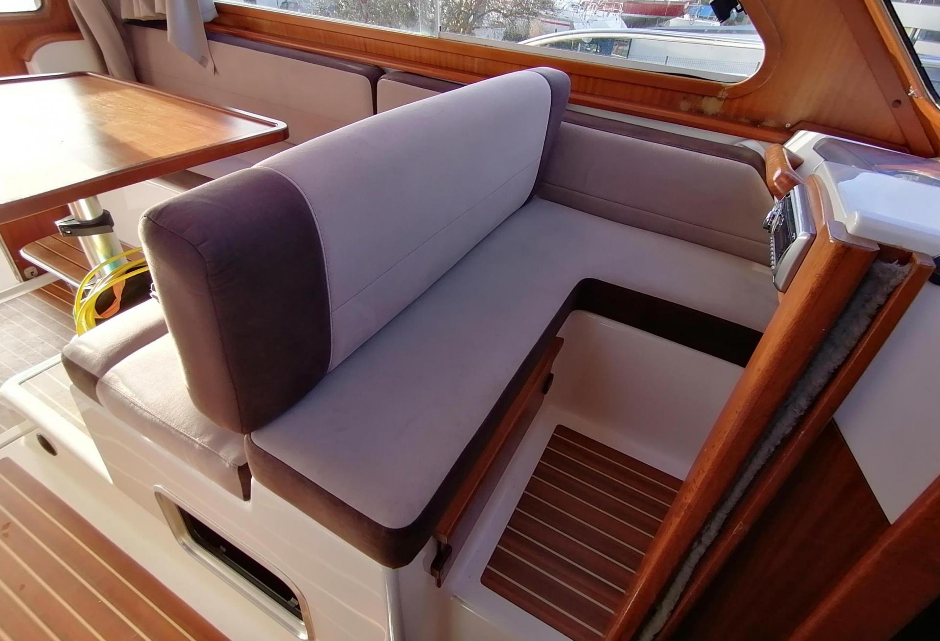 Bateau moteur ARVOR GUERNESEY 34 2010 interieur 18