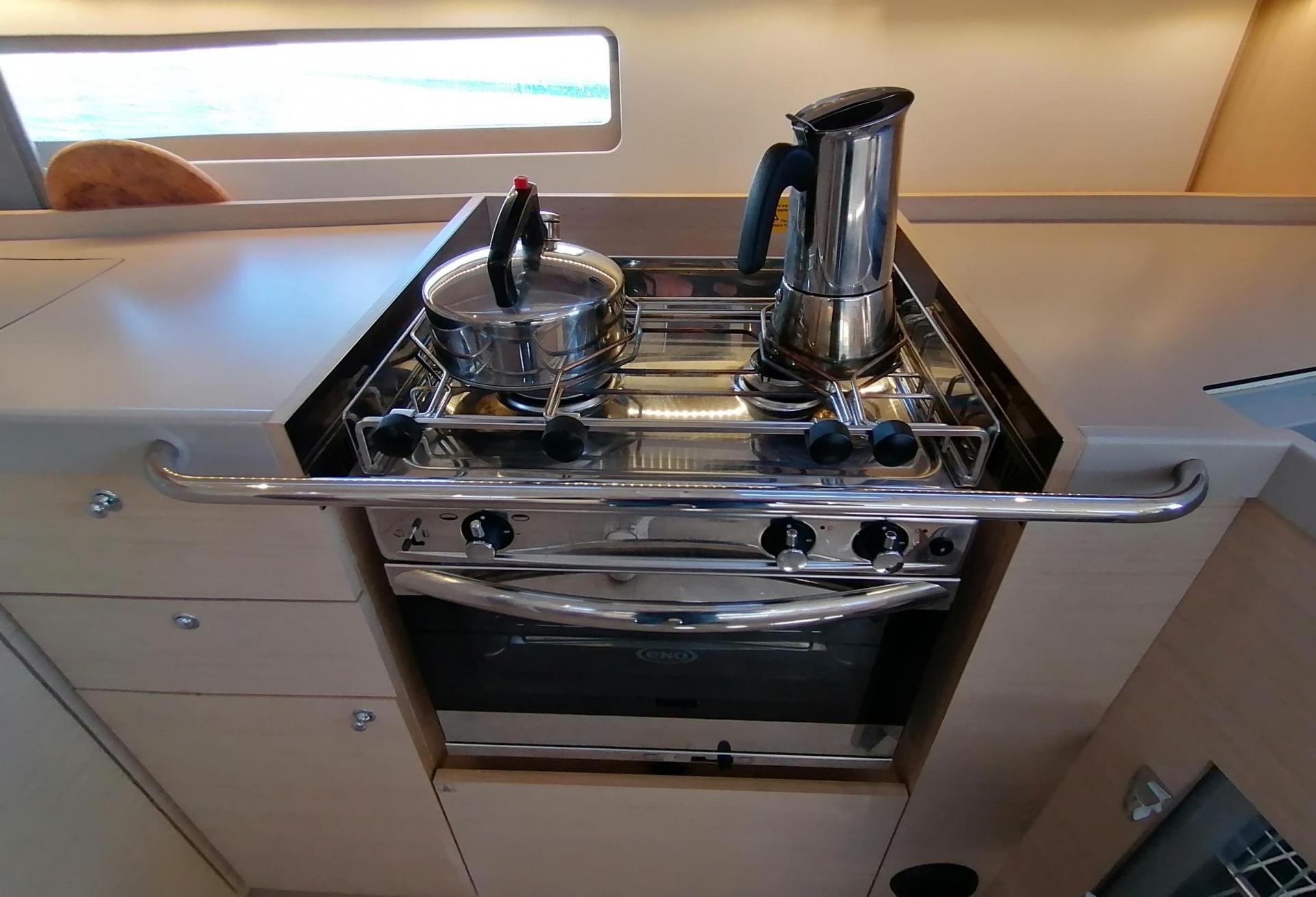 Voilier BENETEAU OCEANIS 40.1 2021 interieur 7