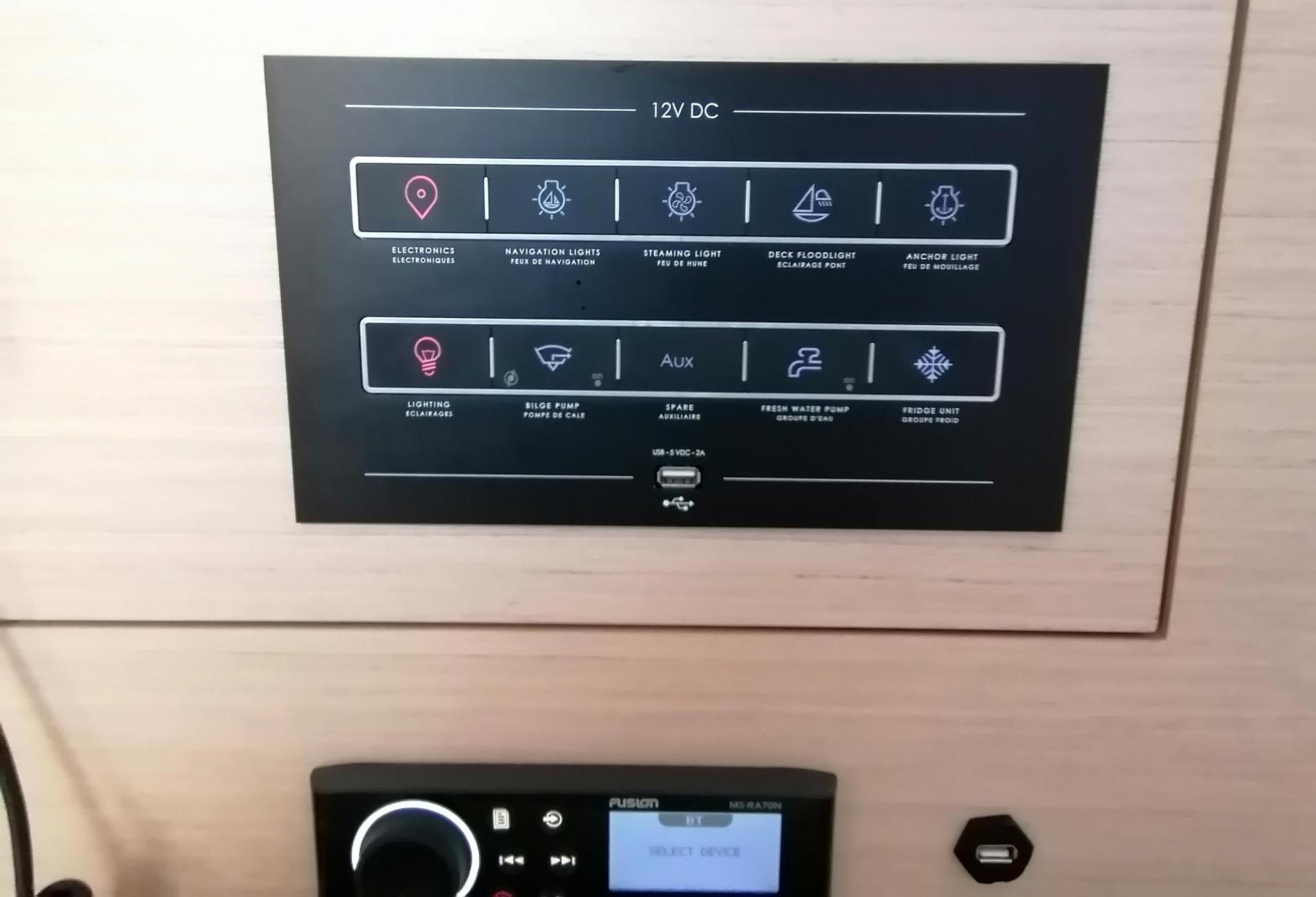 Voilier BENETEAU OCEANIS 40.1 2021 interieur 14
