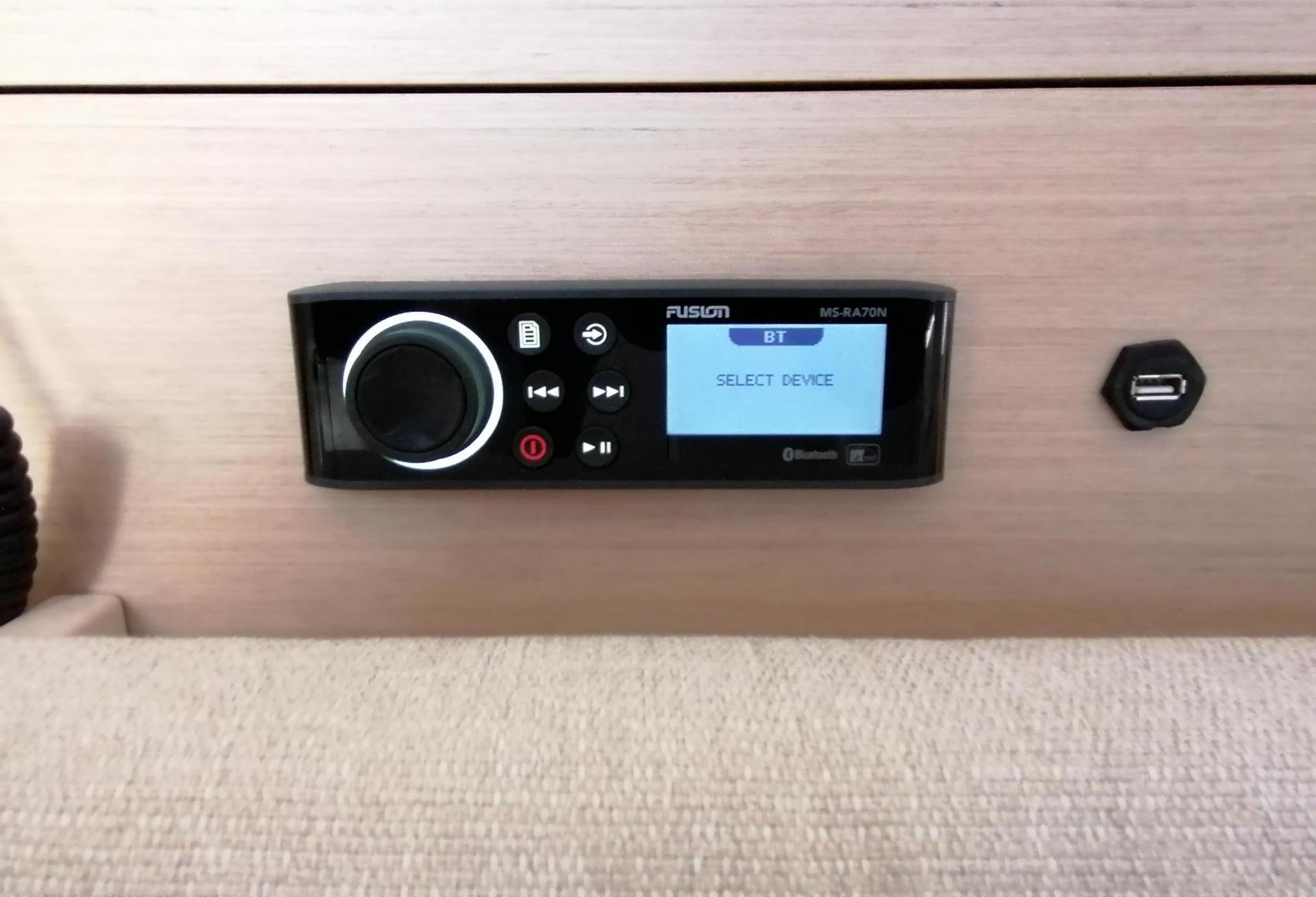 Voilier BENETEAU OCEANIS 40.1 2021 interieur 15