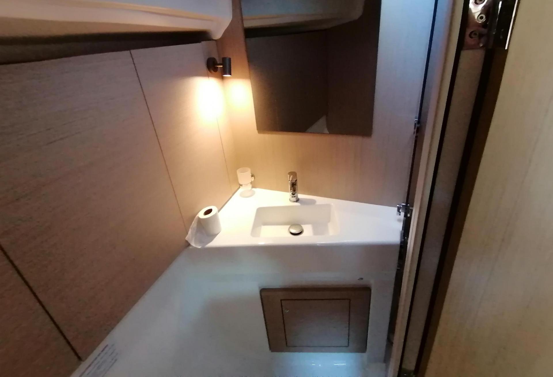 Voilier BENETEAU OCEANIS 40.1 2021 interieur 21