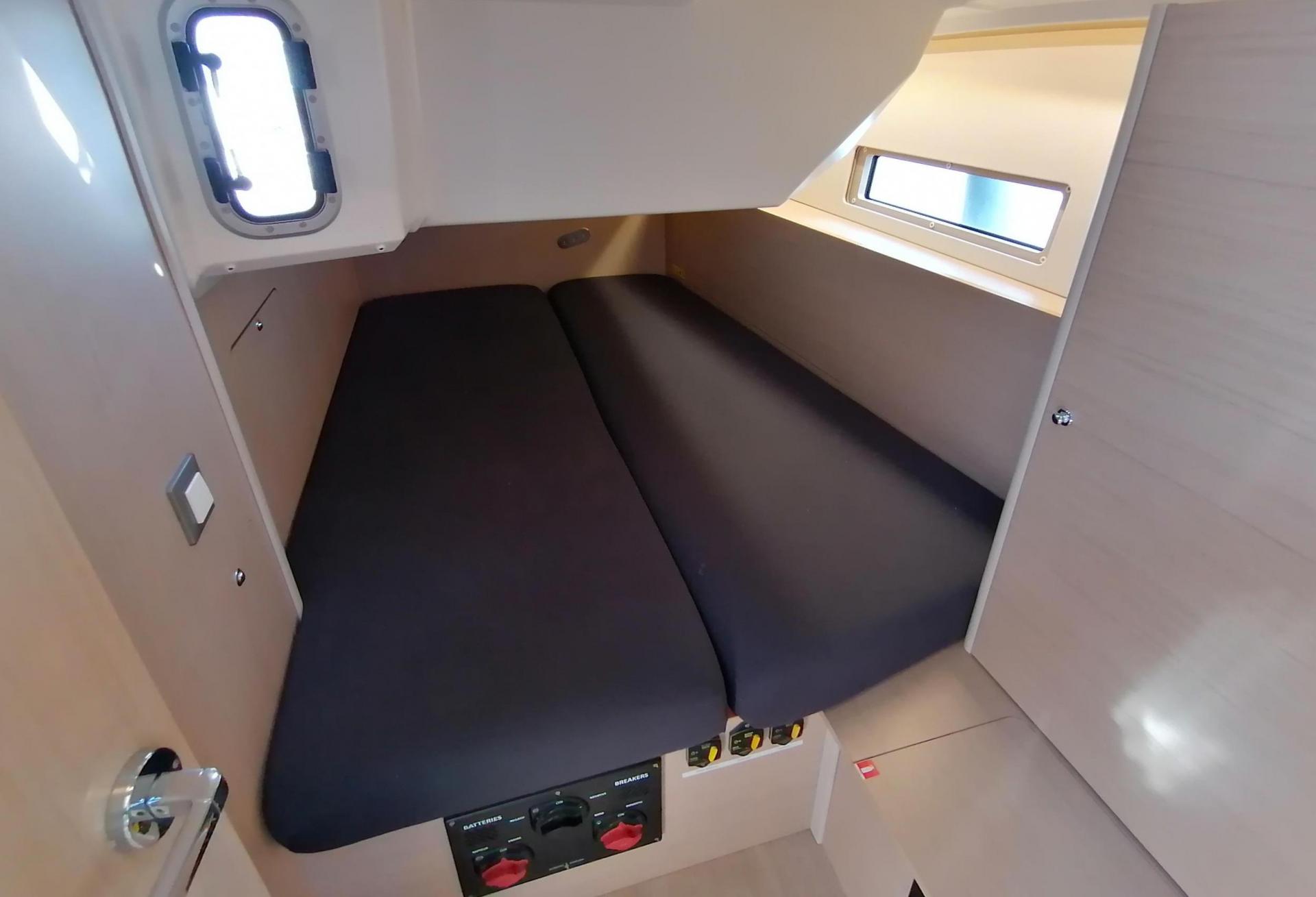 Voilier BENETEAU OCEANIS 40.1 2021 interieur 25