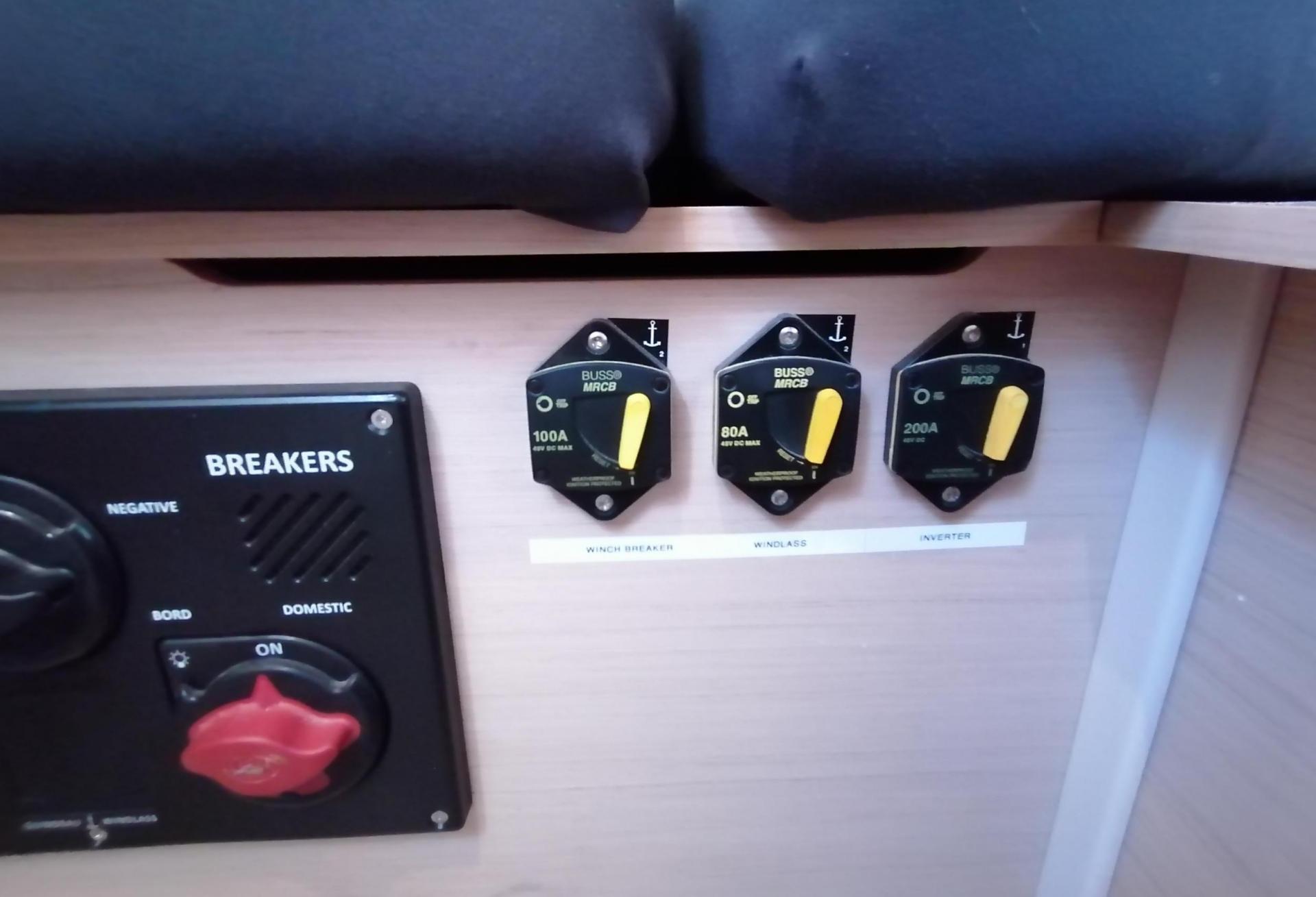Voilier BENETEAU OCEANIS 40.1 2021 interieur 28