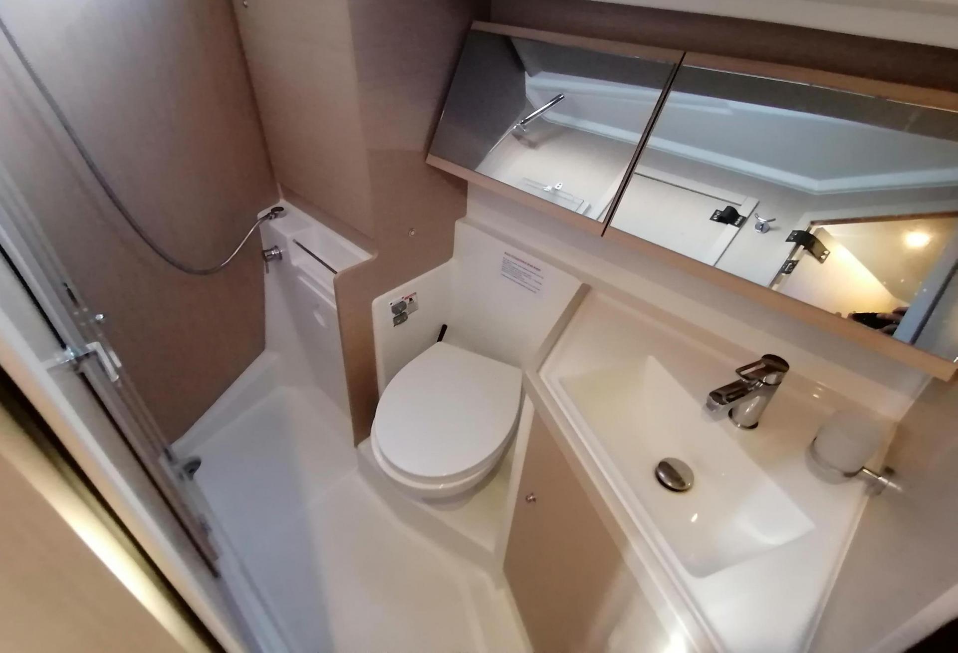 Voilier BENETEAU OCEANIS 40.1 2021 interieur 32