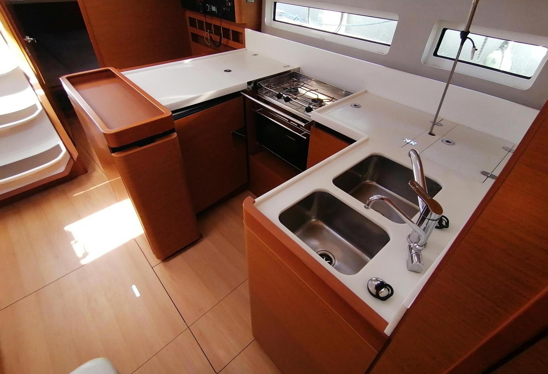 Voilier JEANNEAU - SUN ODYSSEY 440 2020 interieur 4