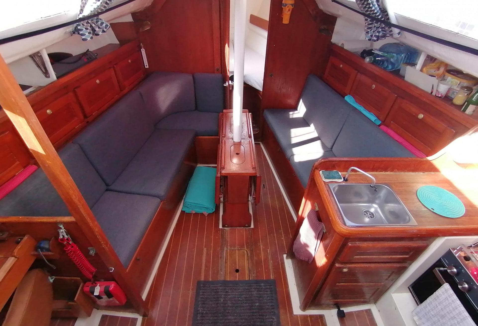 Voilier Westerly Tempest 31 - Biquille 1993 interieur 1