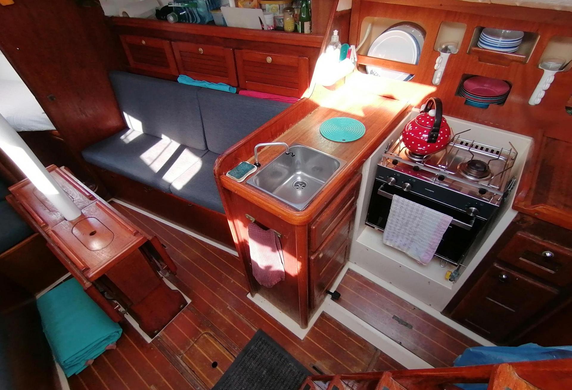 Voilier Westerly Tempest 31 - Biquille 1993 interieur 2