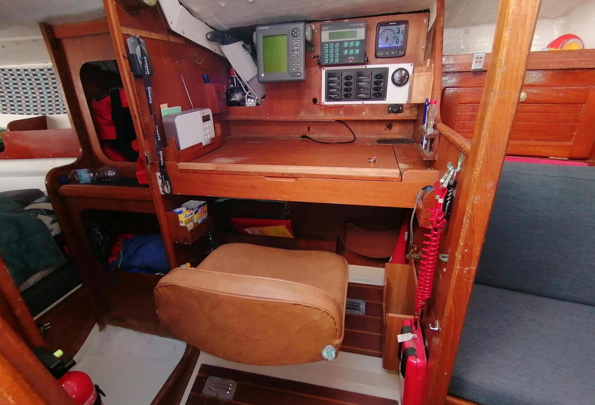 Voilier Westerly Tempest 31 - Biquille 1993 interieur 4
