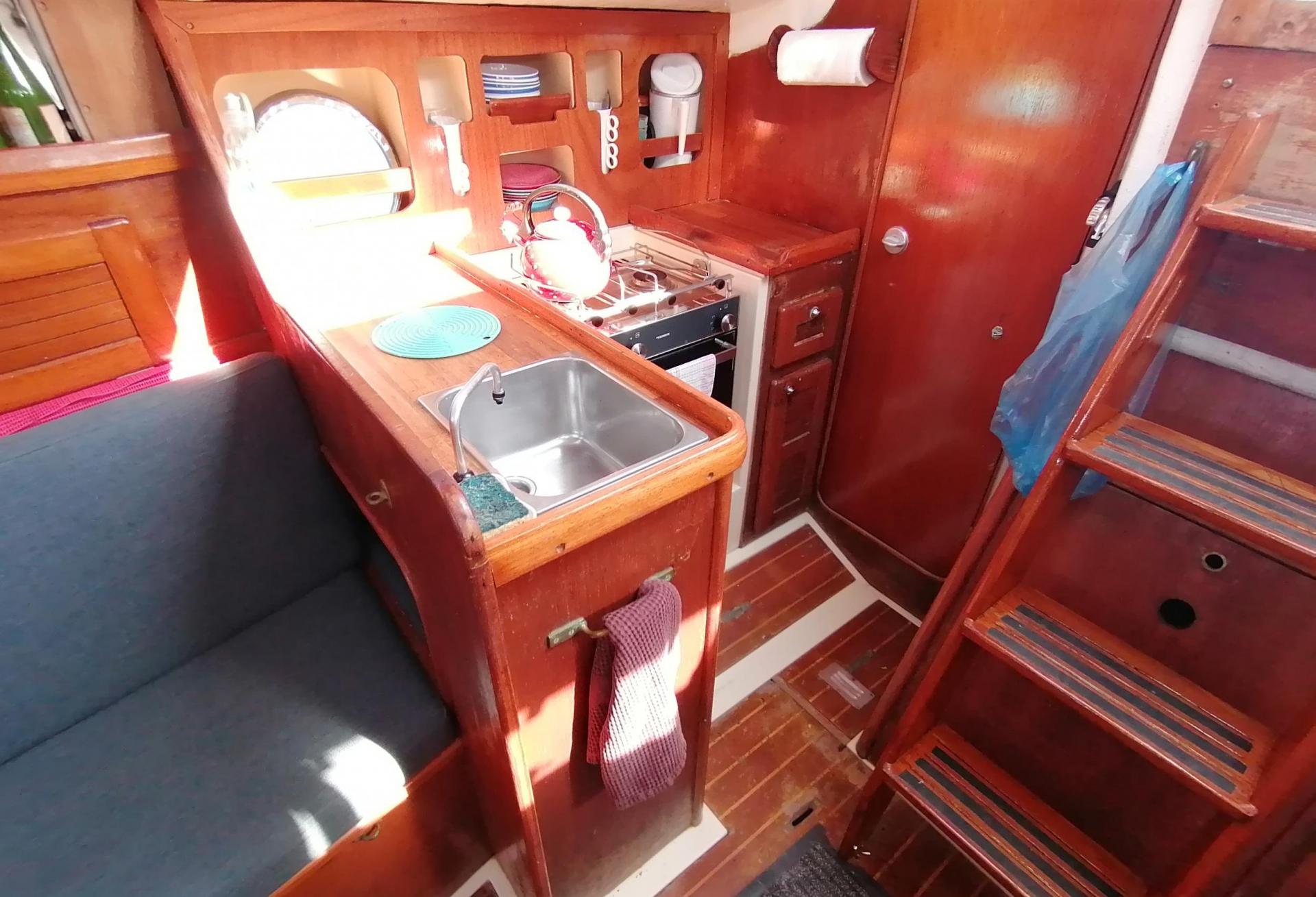 Voilier Westerly Tempest 31 - Biquille 1993 interieur 8