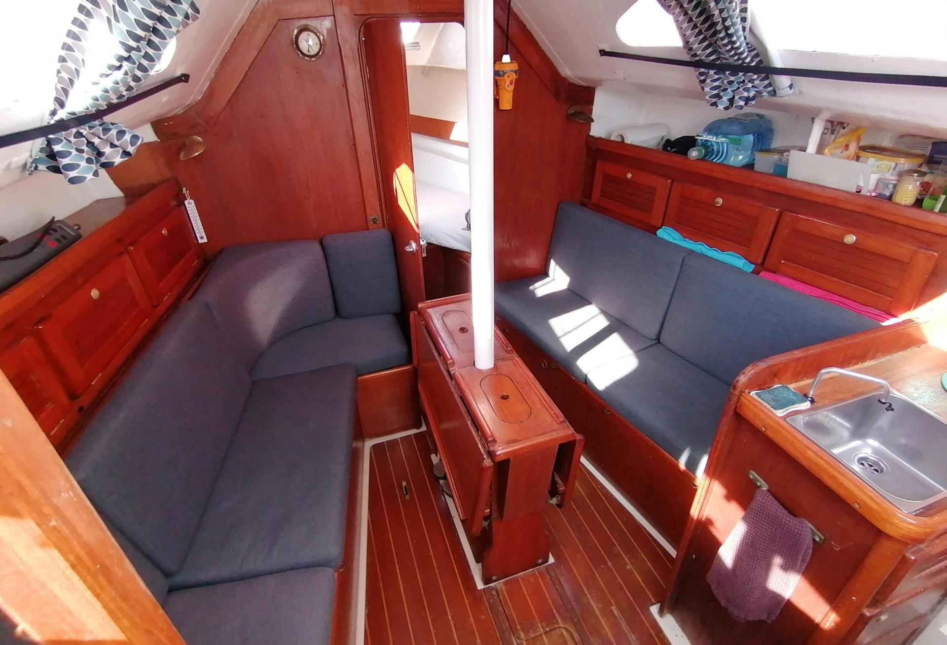 Voilier Westerly Tempest 31 - Biquille 1993 interieur 9