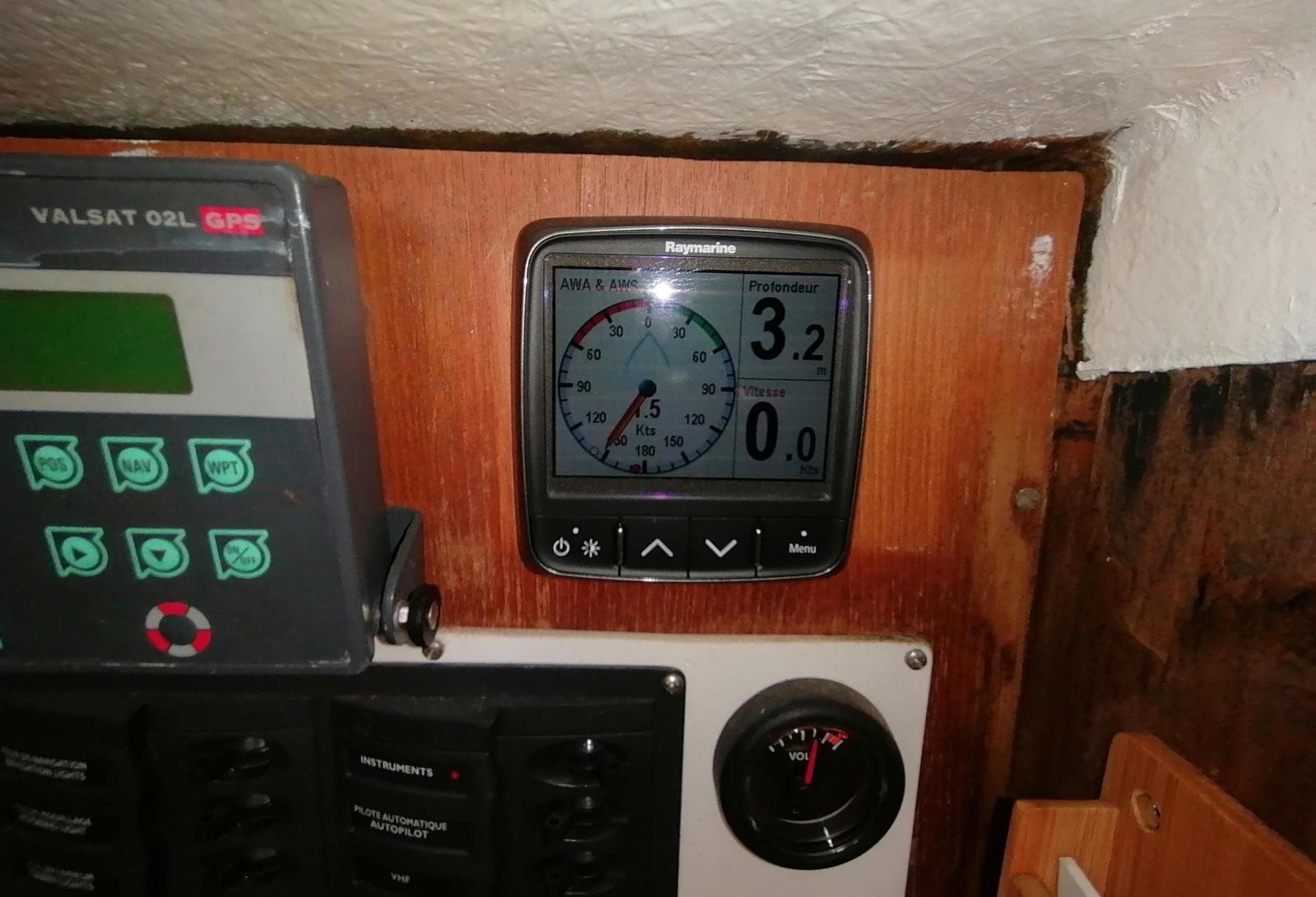 Voilier Westerly Tempest 31 - Biquille 1993 interieur 11