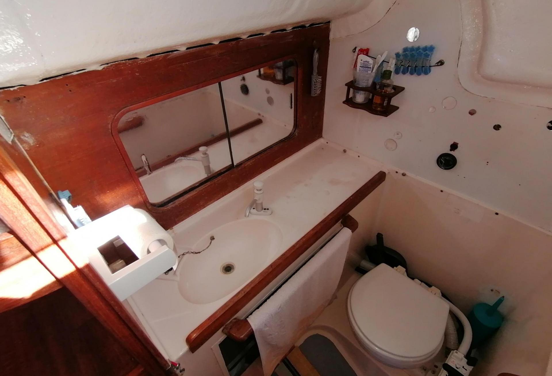 Voilier Westerly Tempest 31 - Biquille 1993 interieur 13