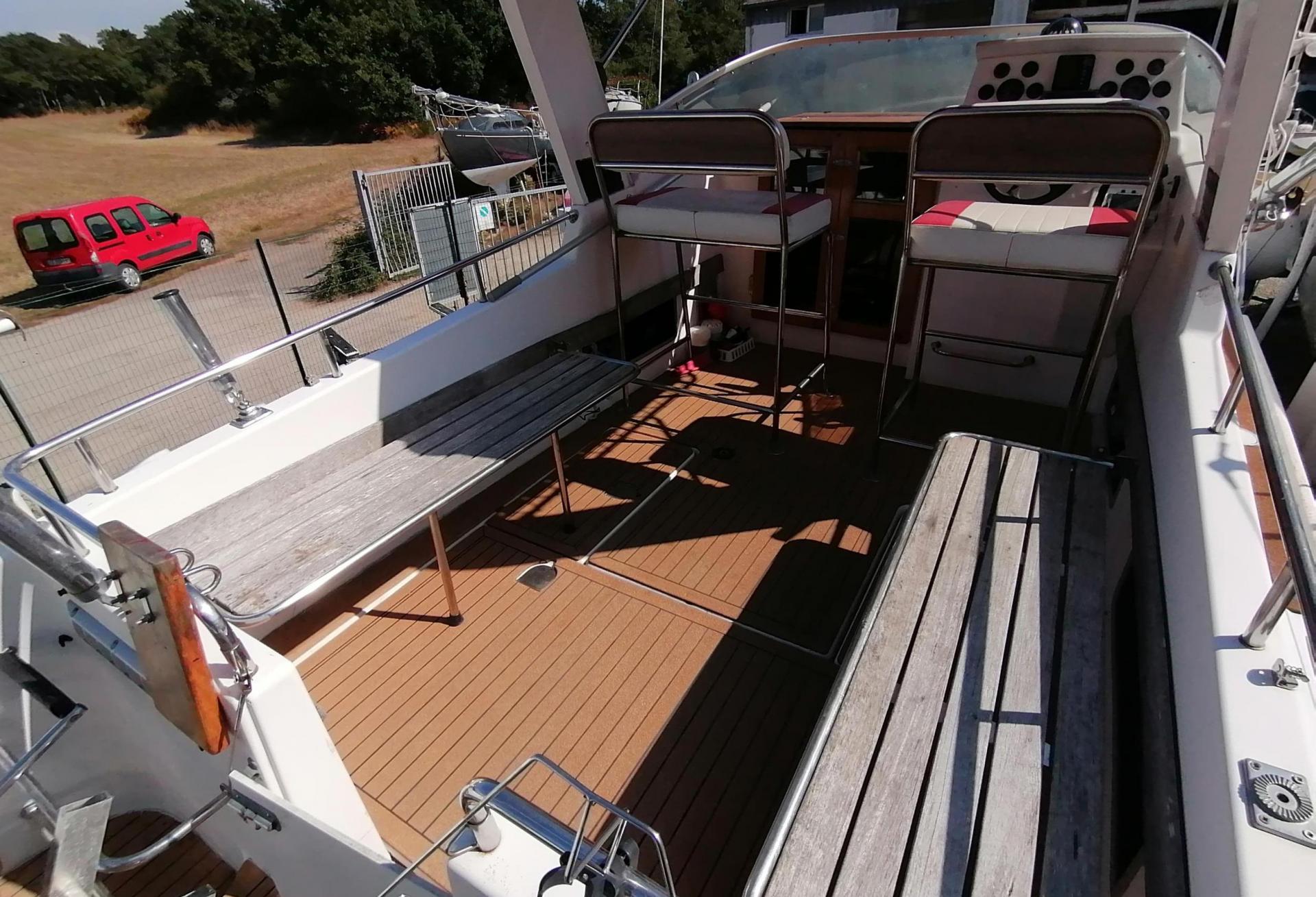 Bateau moteur Rocca Energy  1990 exterieur 6