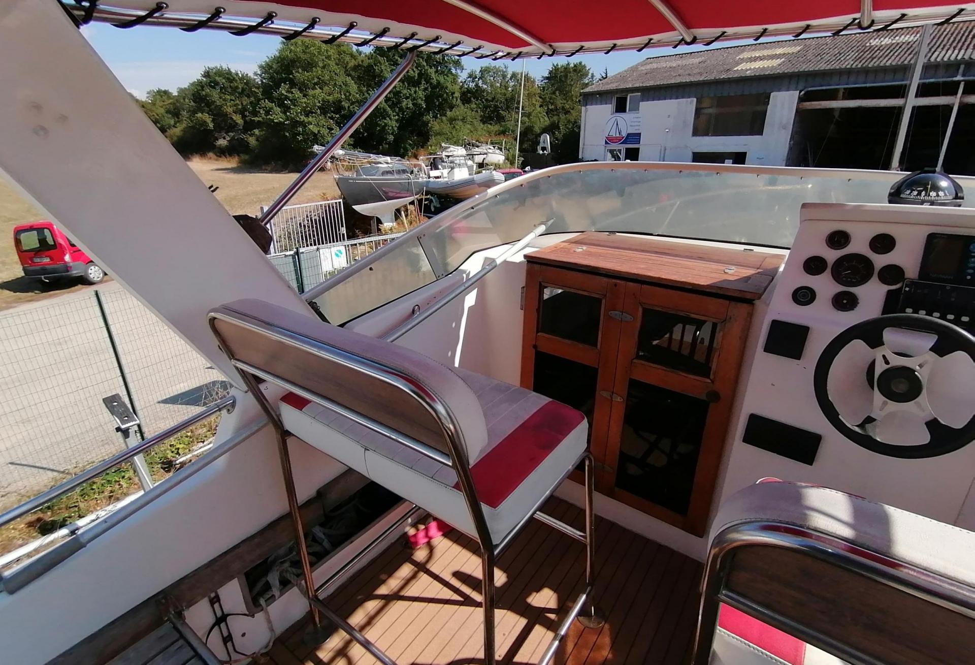 Bateau moteur Rocca Energy  1990 exterieur 8
