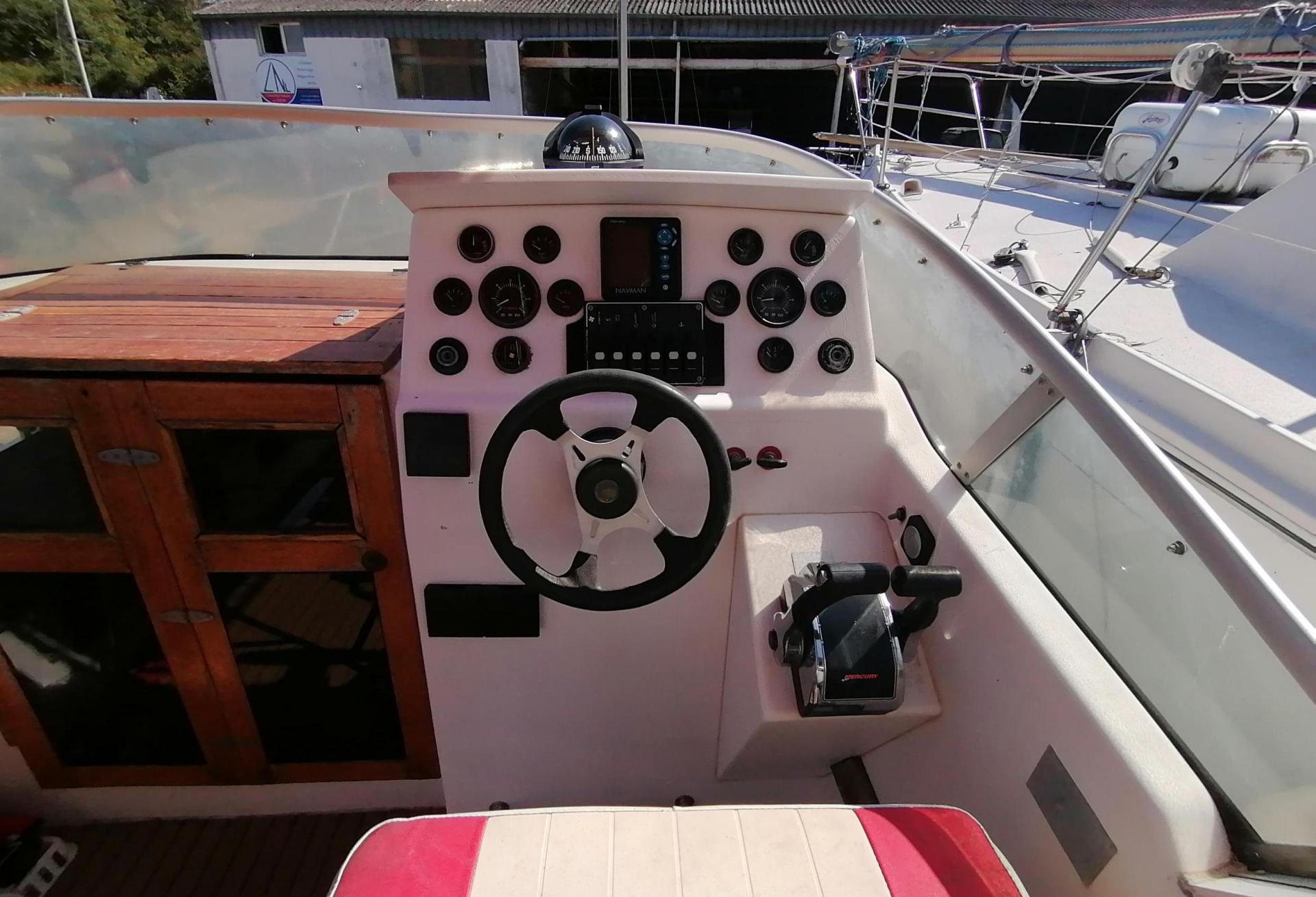 Bateau moteur Rocca Energy  1990 exterieur 10