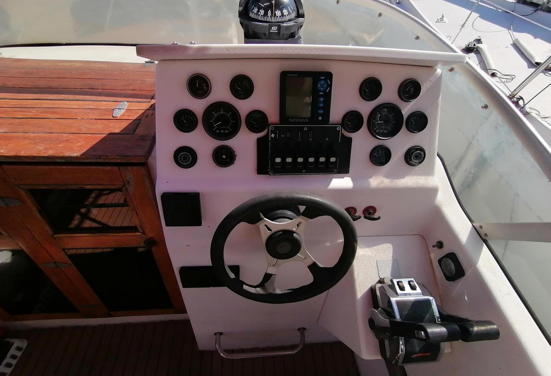 Bateau moteur Rocca Energy  1990 exterieur 11