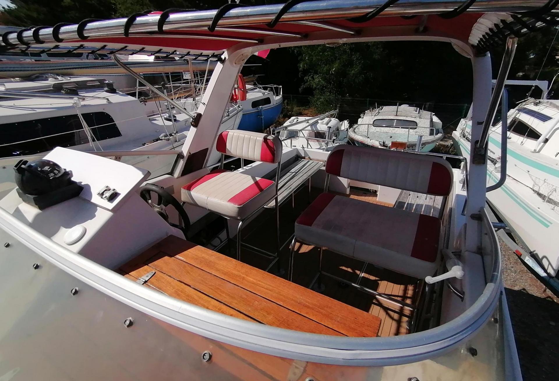 Bateau moteur Rocca Energy  1990 exterieur 17