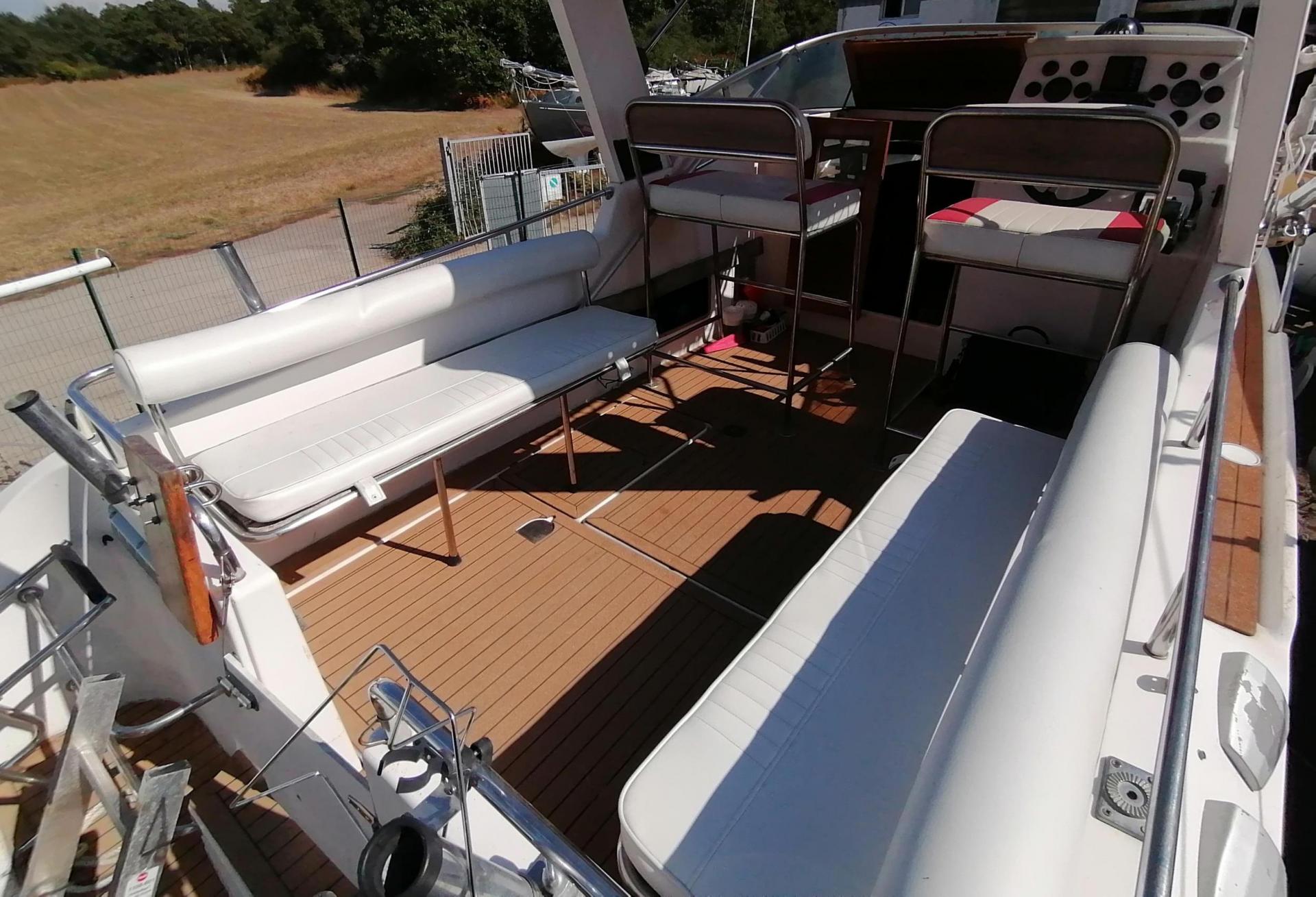 Bateau moteur Rocca Energy  1990 exterieur 21