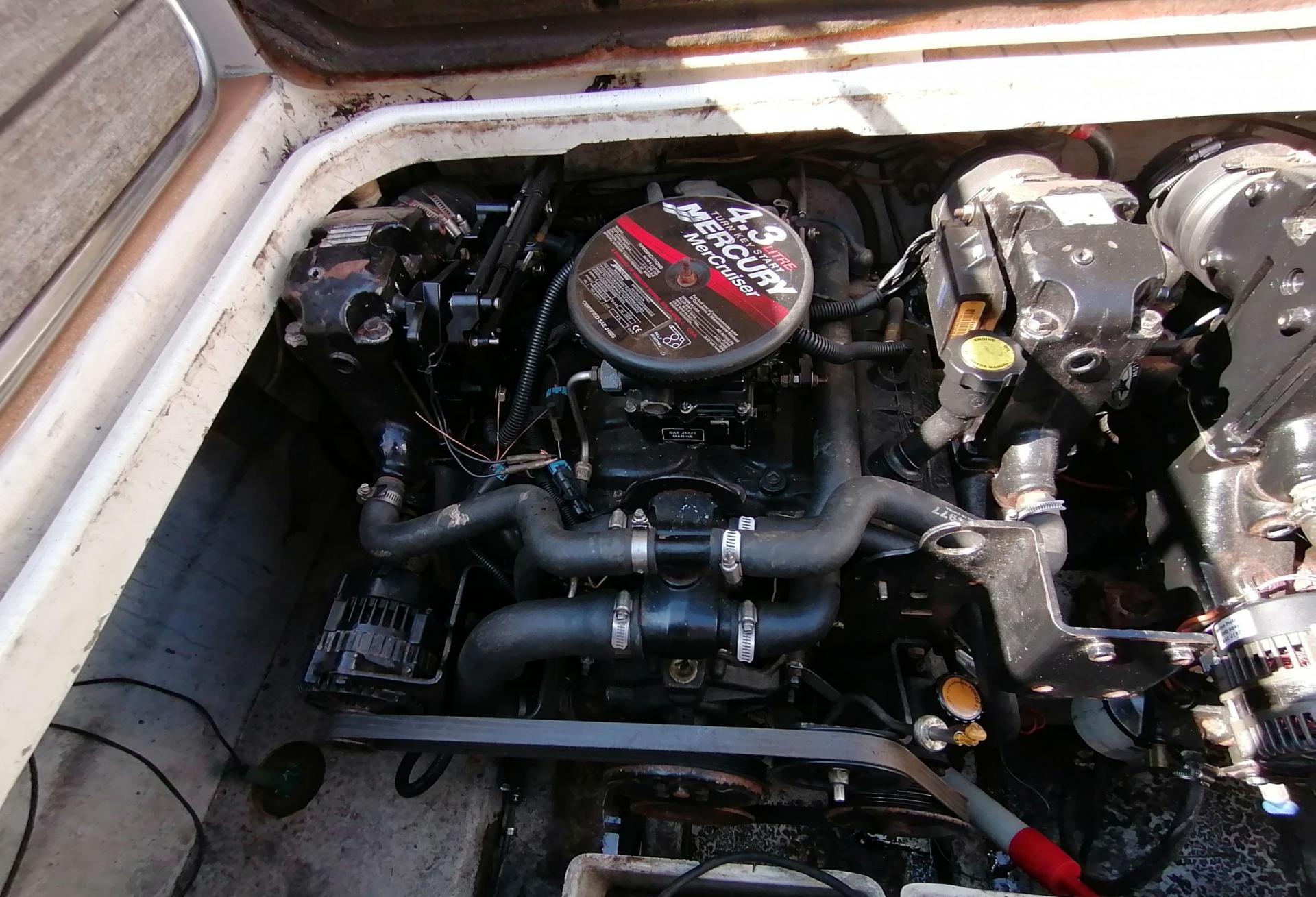 Bateau moteur Rocca Energy  1990 exterieur 22