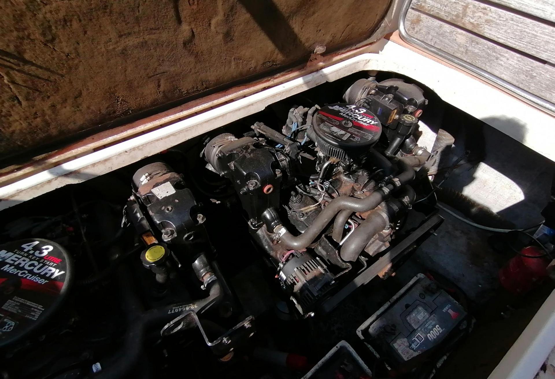 Bateau moteur Rocca Energy  1990 exterieur 23