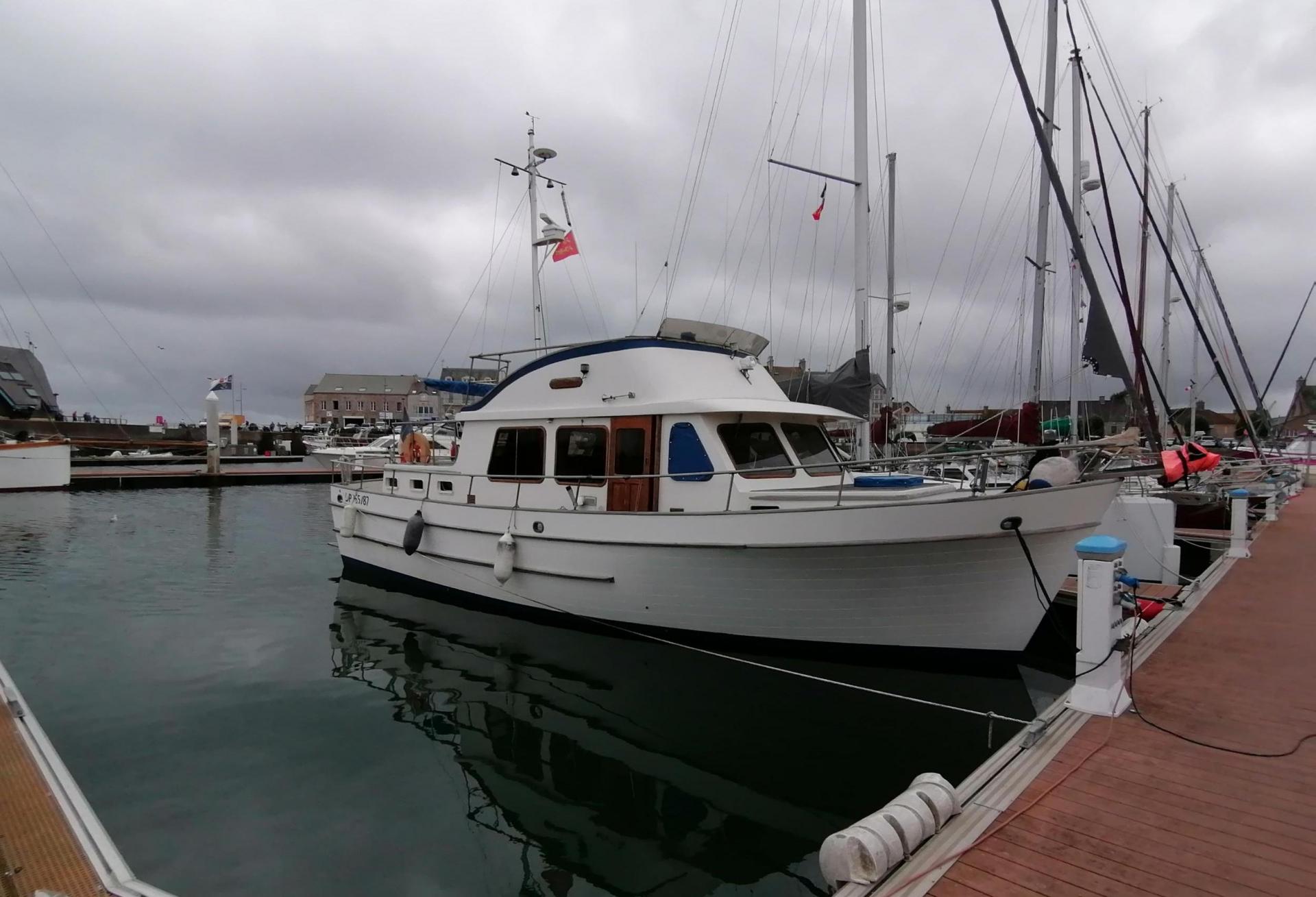 Bateau moteur TRAWLER EUROBANKER 414 1981 exterieur 2