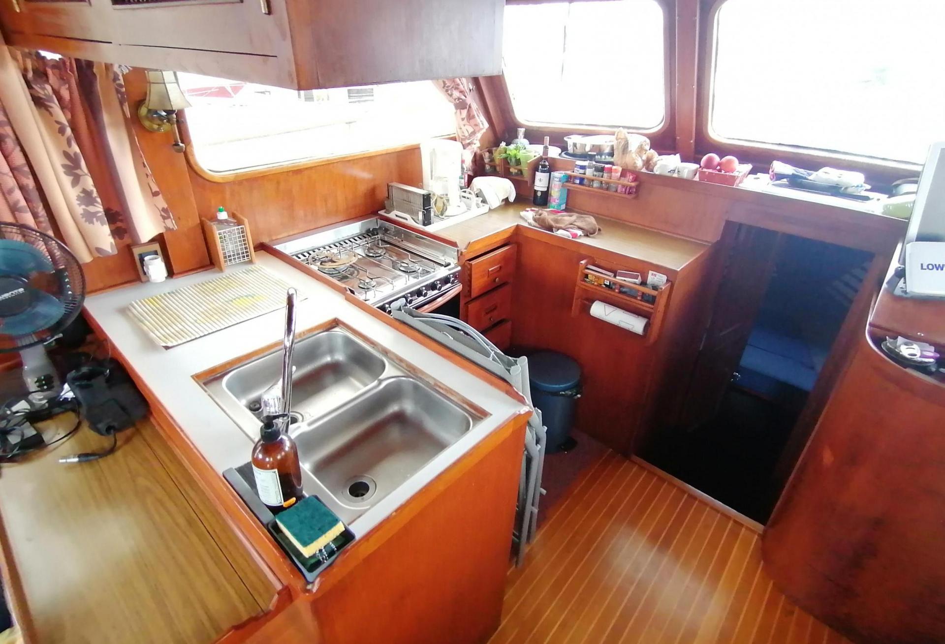 Bateau moteur TRAWLER EUROBANKER 414 1981 interieur 25