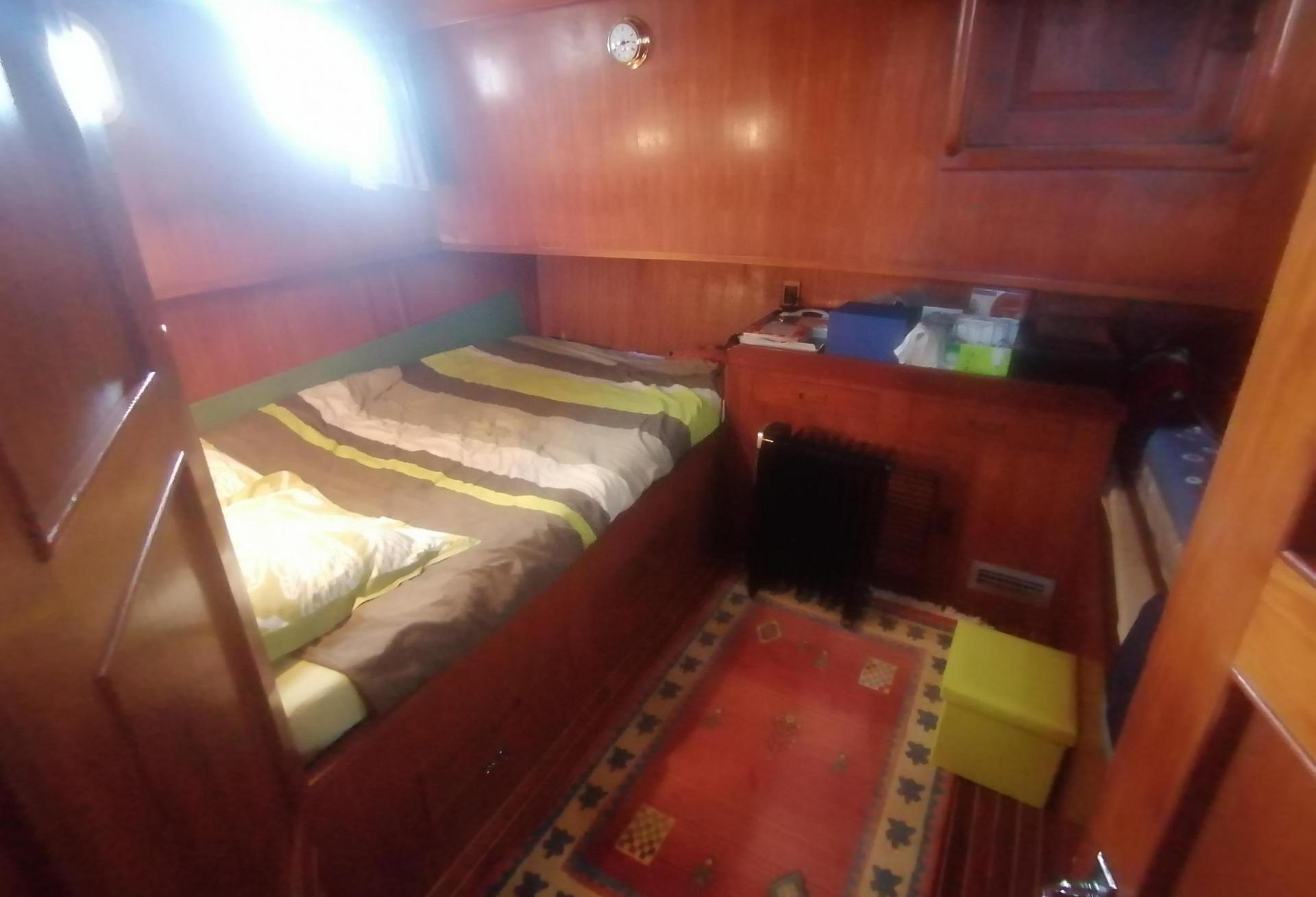 Bateau moteur TRAWLER EUROBANKER 414 1981 interieur 28