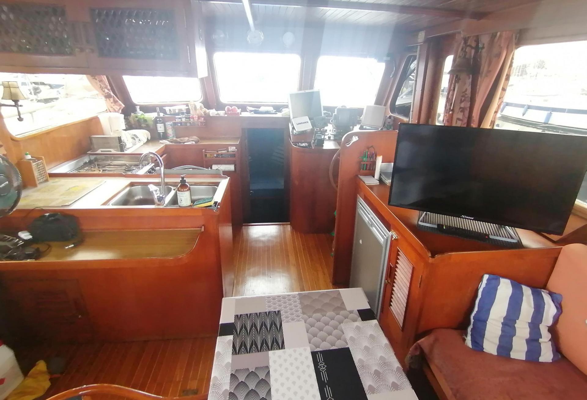 Bateau moteur TRAWLER EUROBANKER 414 1981 interieur 32