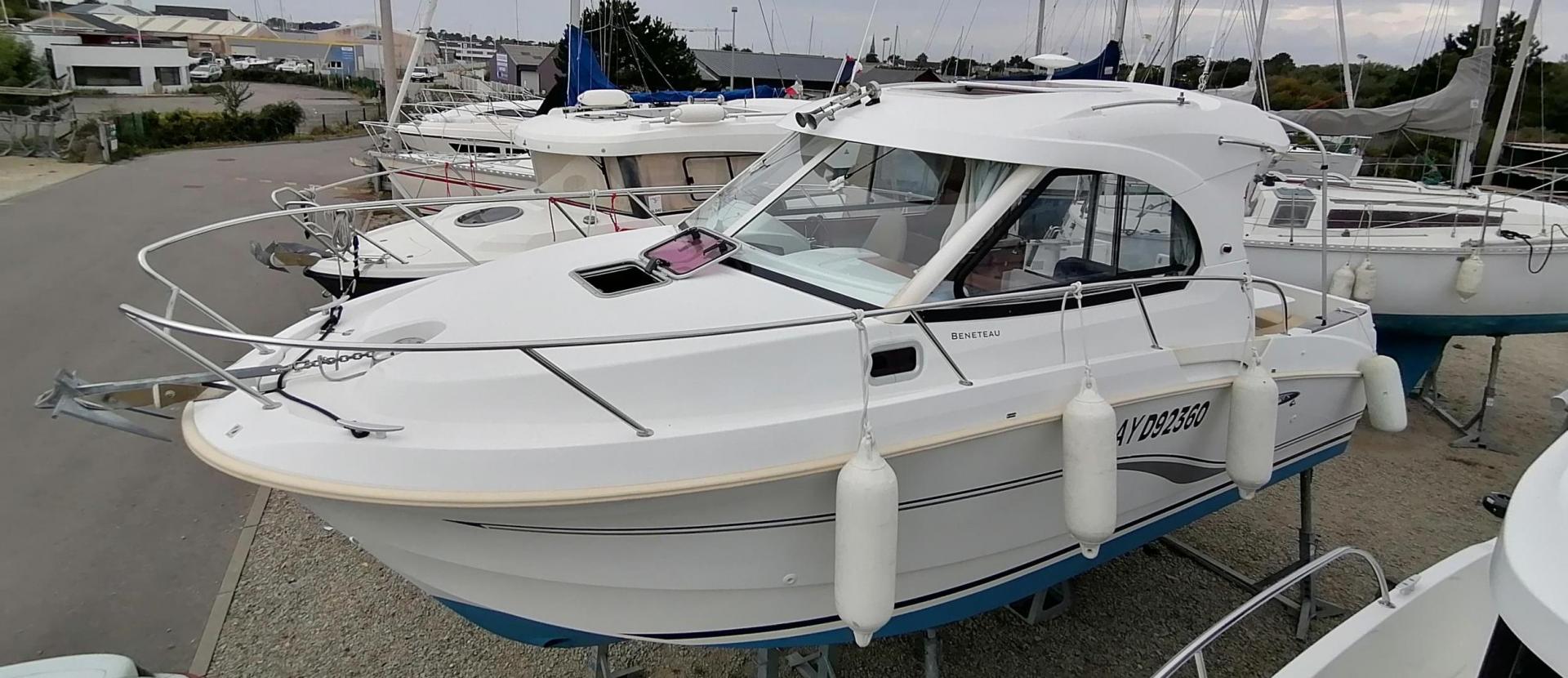 Bateau moteur Beneteau - Antares 8 IB 2009 5