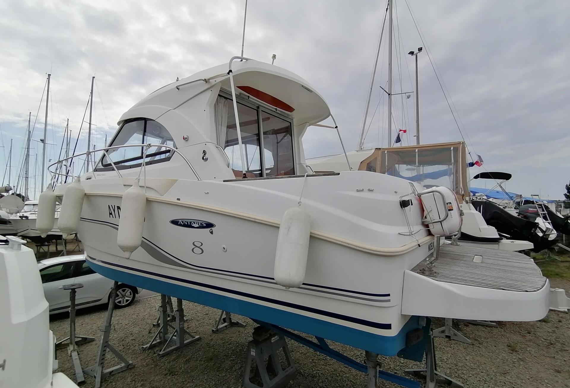 Bateau moteur Beneteau - Antares 8 IB 2009 exterieur 1