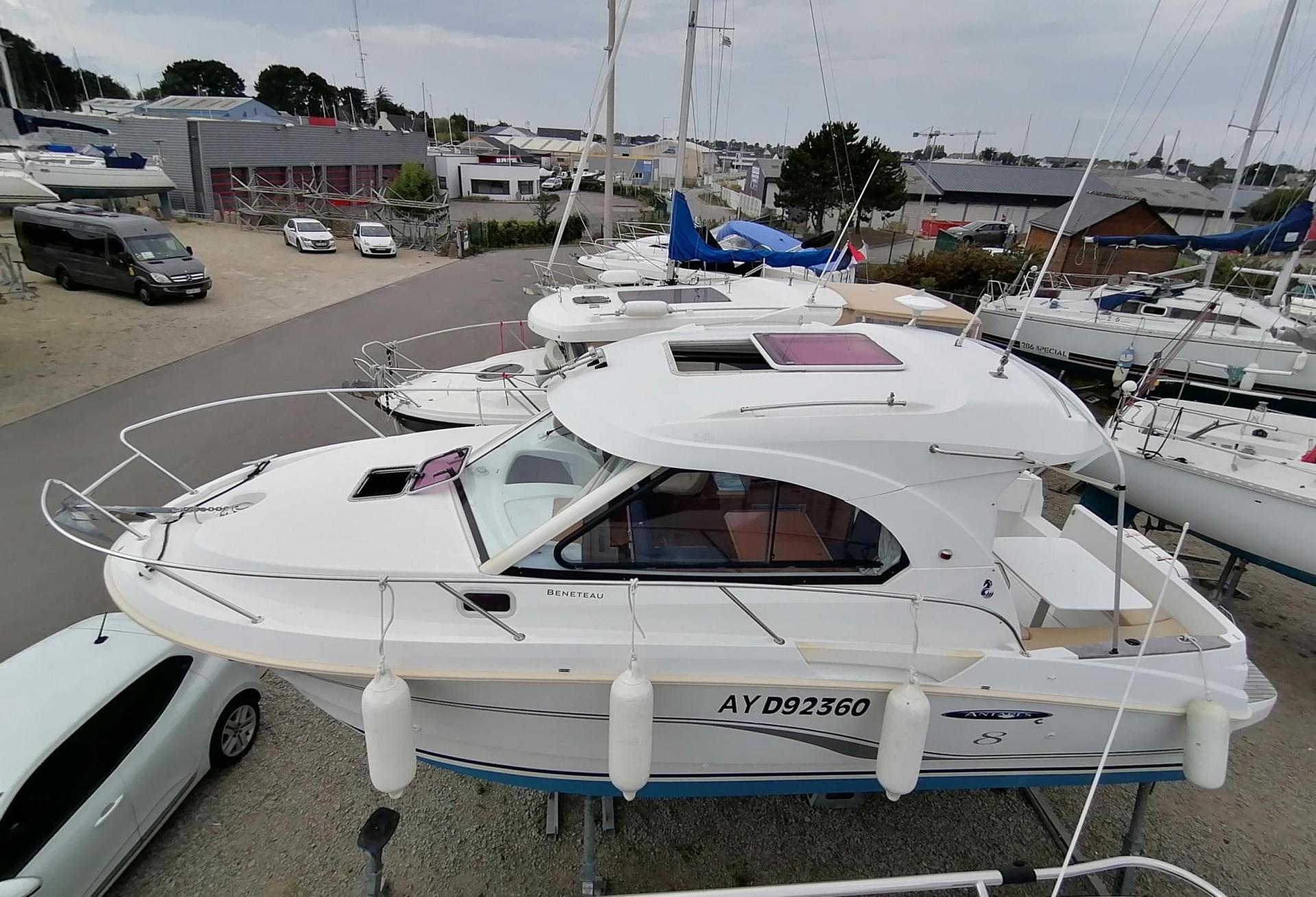 Bateau moteur Beneteau - Antares 8 IB 2009 exterieur 3