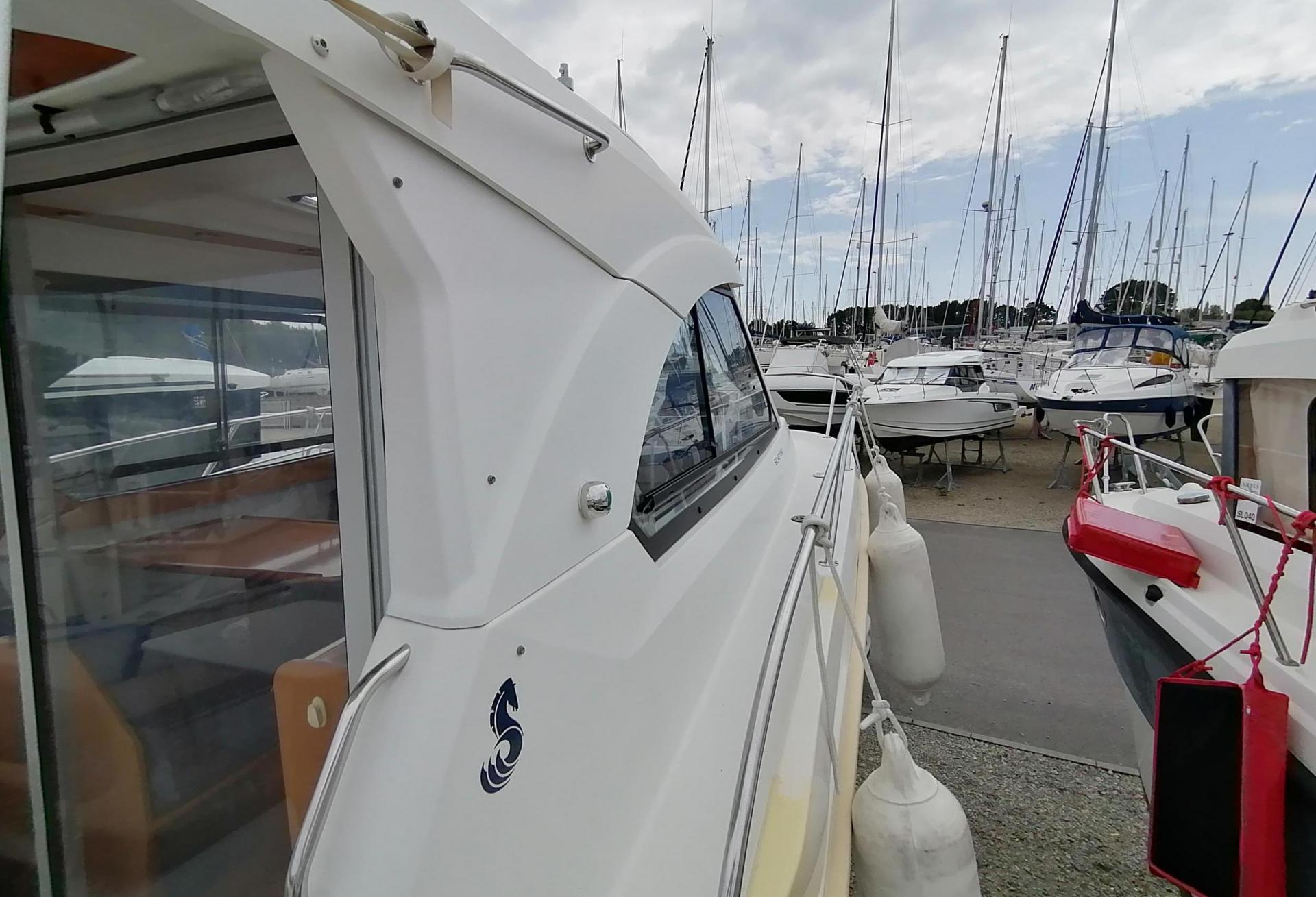 Bateau moteur Beneteau - Antares 8 IB 2009 exterieur 11