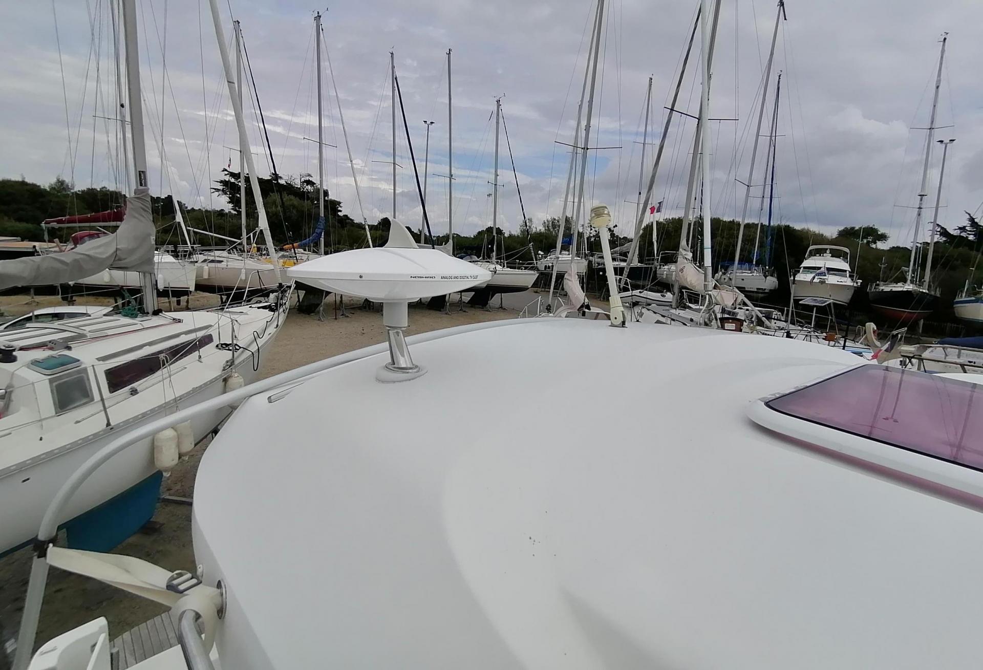 Bateau moteur Beneteau - Antares 8 IB 2009 exterieur 14