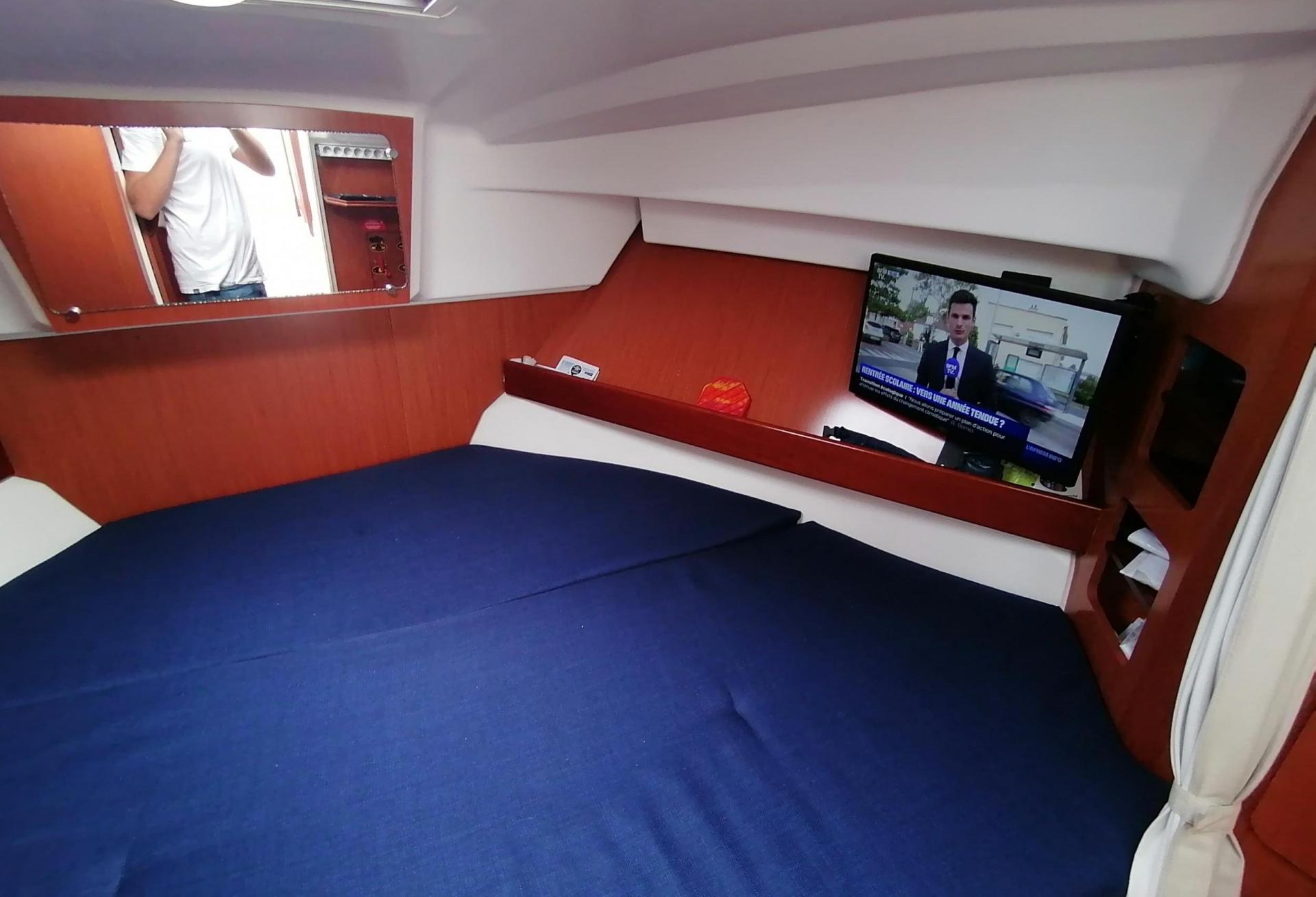 Bateau moteur Beneteau - Antares 8 IB 2009 interieur 24