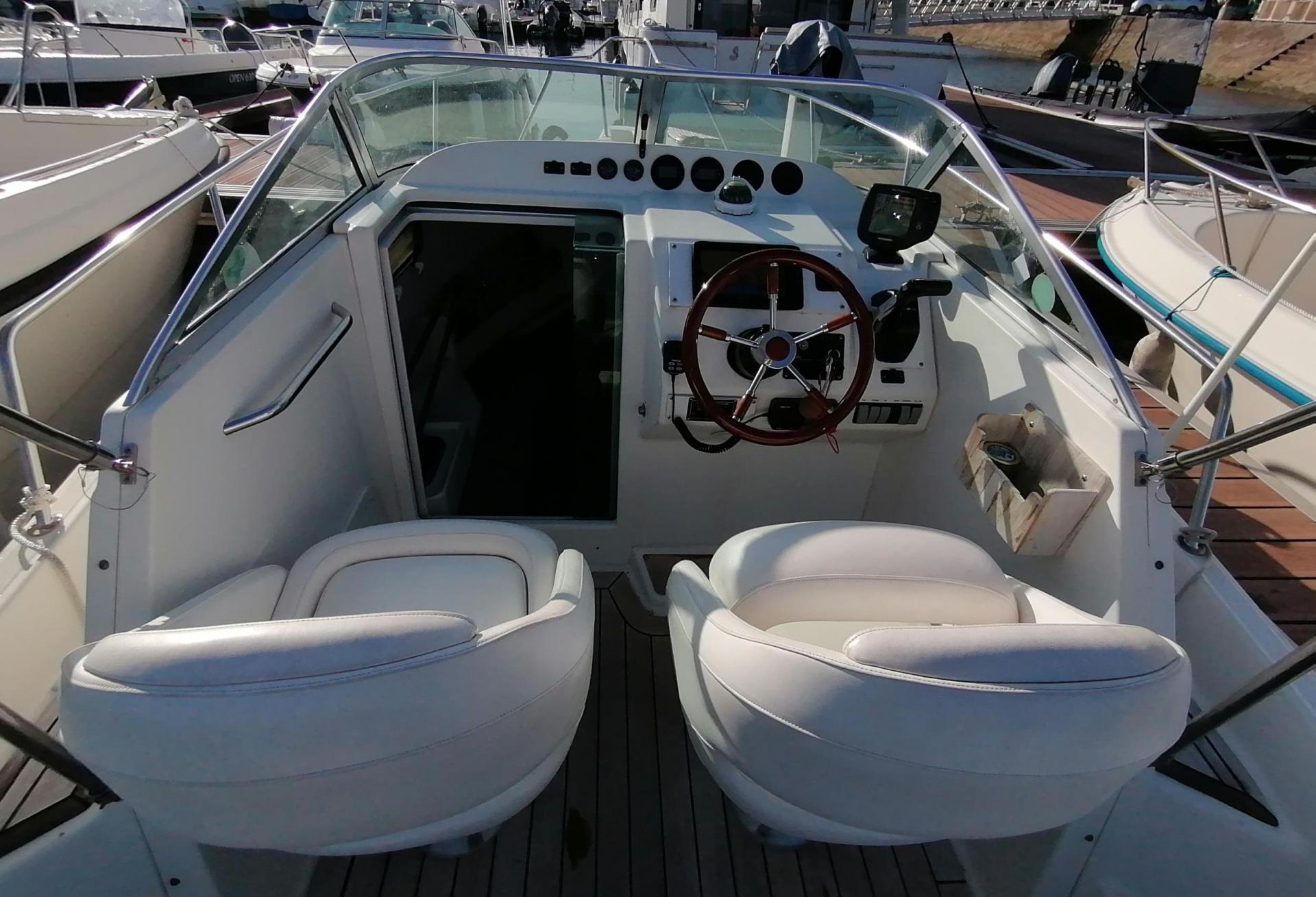 Bateau moteur WHITE SHARK 236 2004 exterieur 13