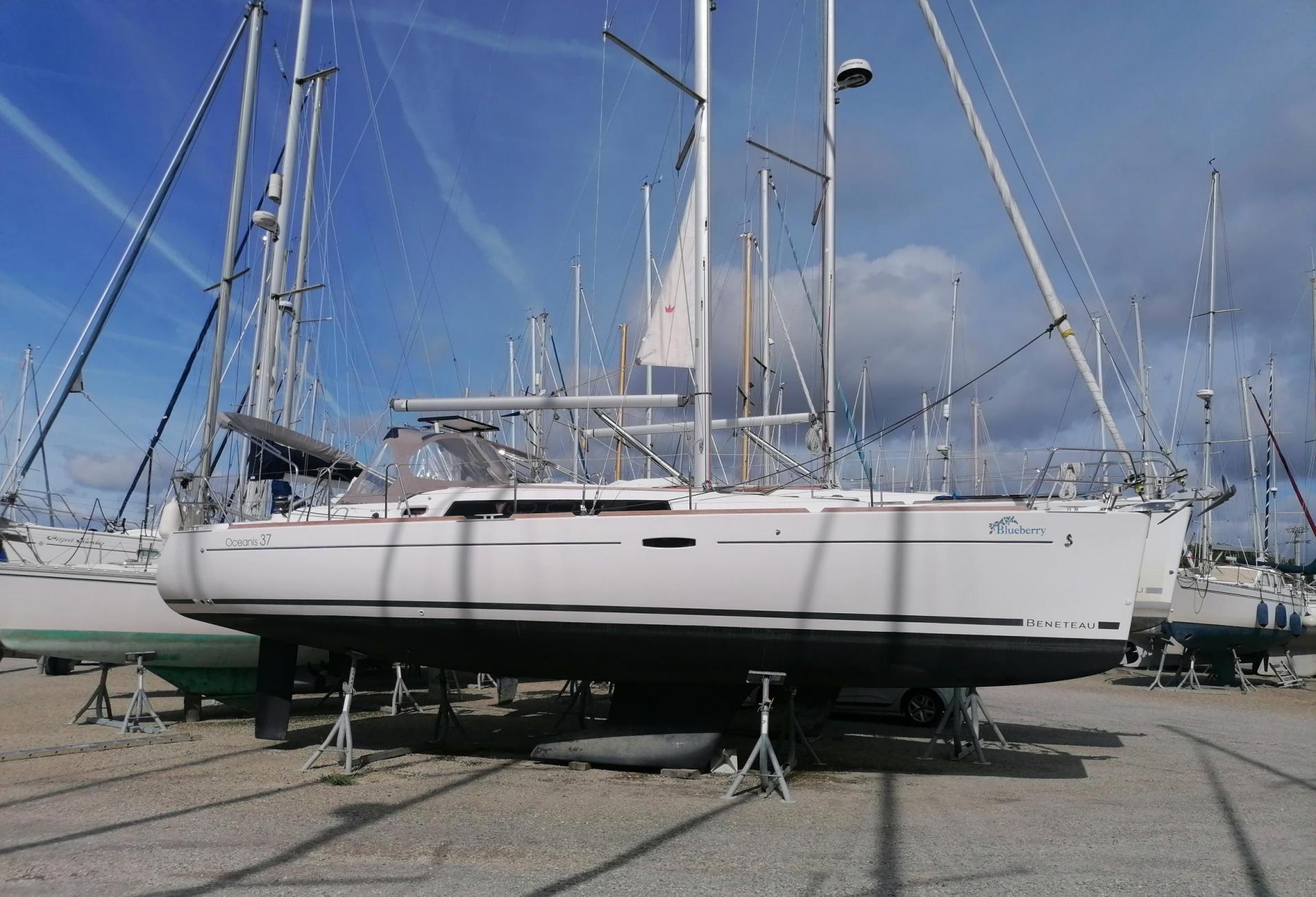 Voilier BENETEAU OCEANIS 37 2013 exterieur 2