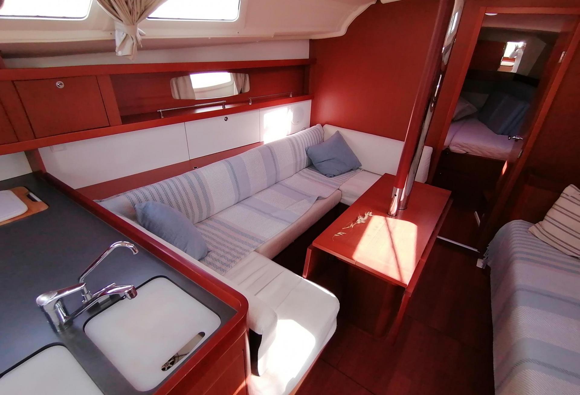 Voilier BENETEAU OCEANIS 37 2013 interieur 7