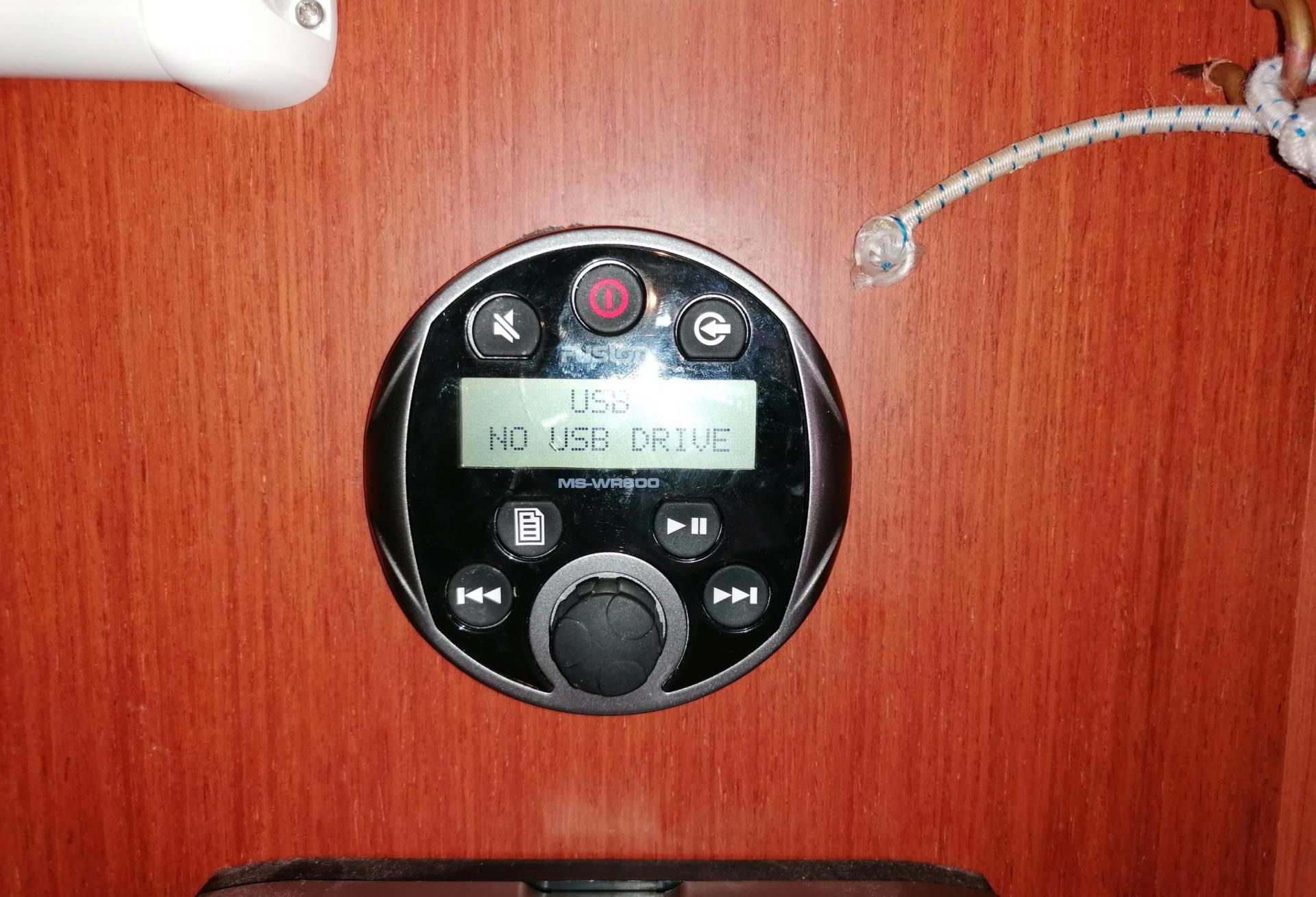 Voilier BENETEAU OCEANIS 37 2013 interieur 11