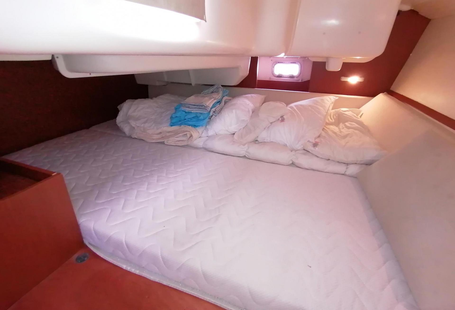 Voilier BENETEAU OCEANIS 37 2013 interieur 23