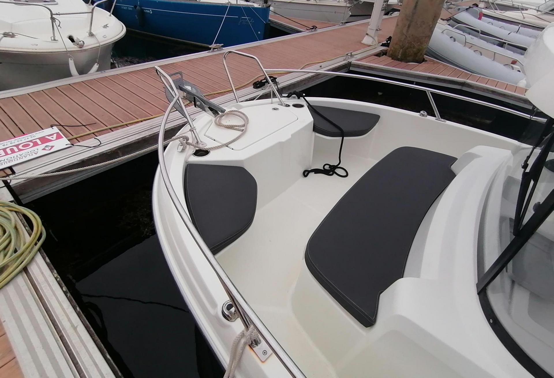 Bateau moteur BARRACUDA 7 2017 exterieur 7