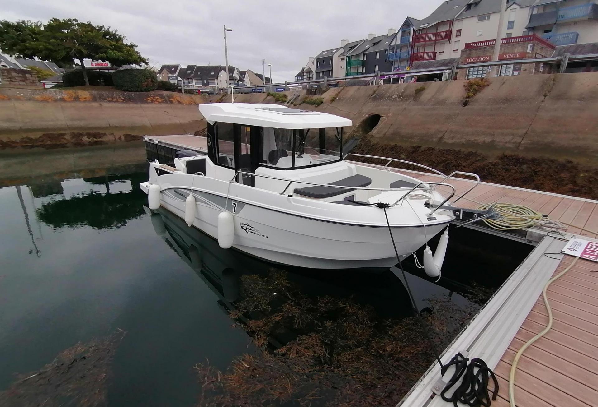 Bateau moteur BARRACUDA 7 2017 exterieur 10