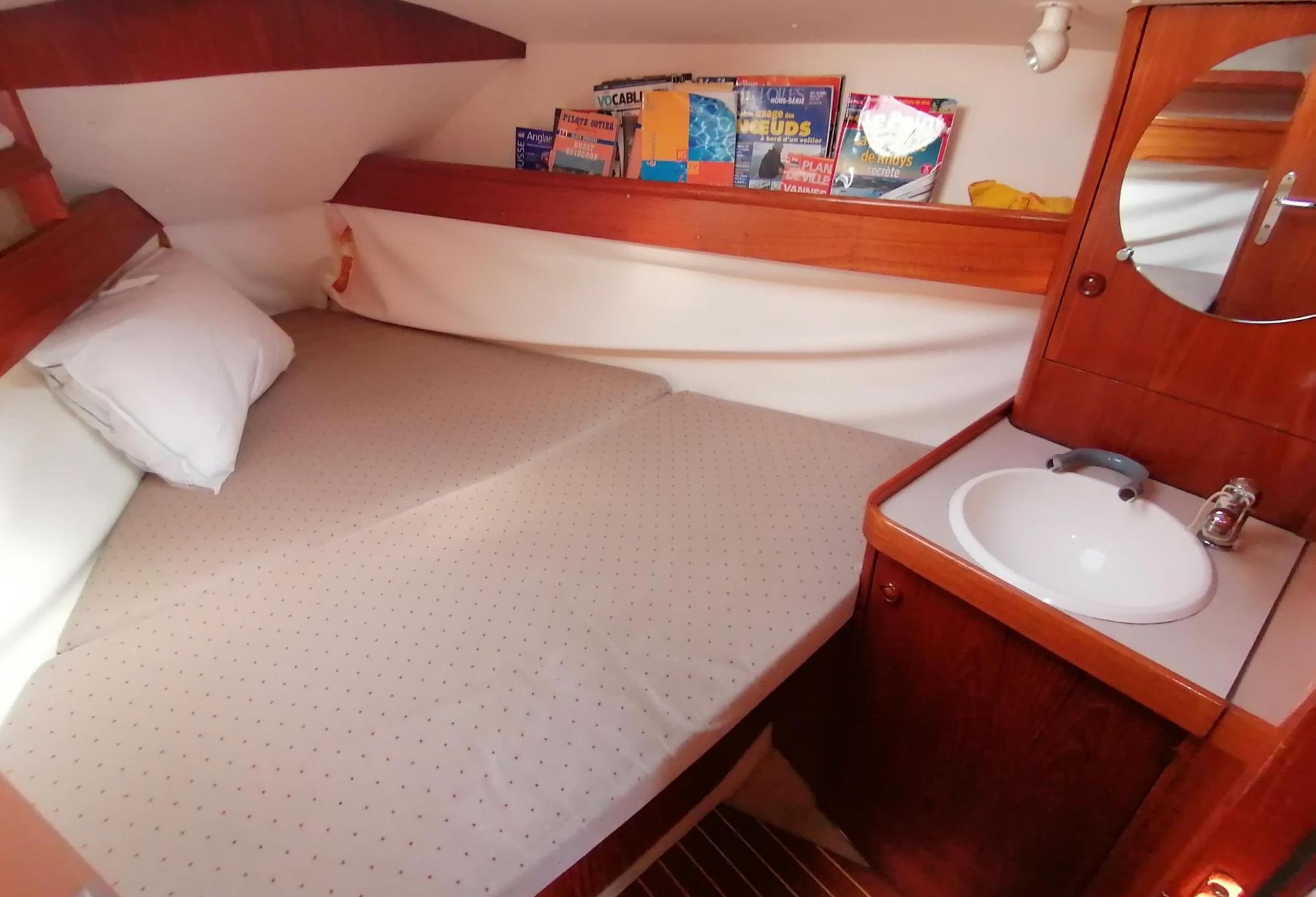 Voilier Jeanneau Sun Odyssey 33.1 1996 interieur 11