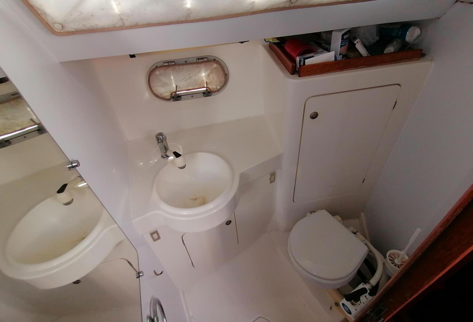 Voilier Jeanneau Sun Odyssey 33.1 1996 interieur 12
