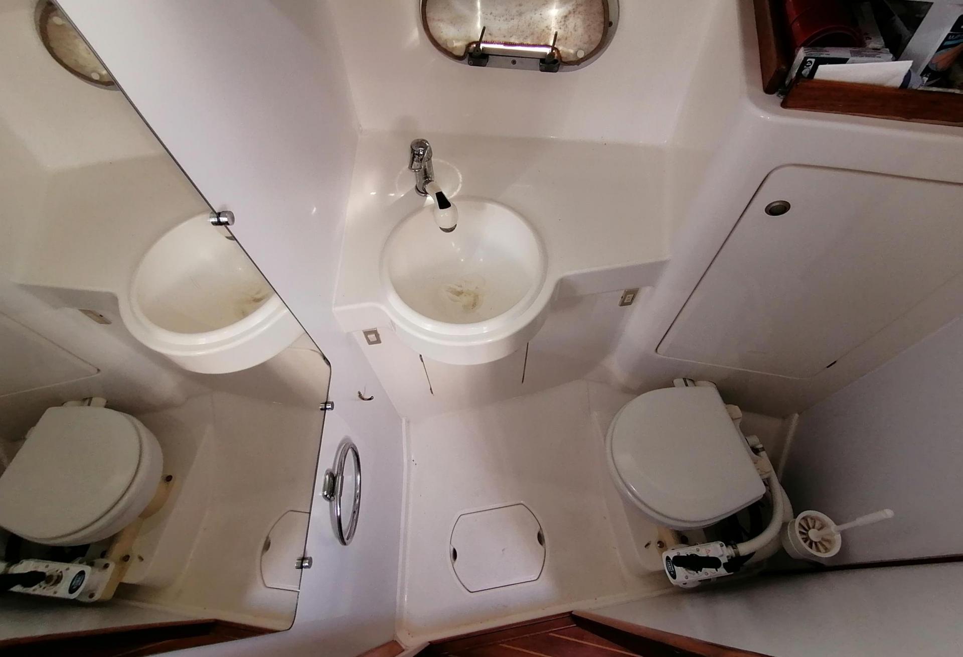 Voilier Jeanneau Sun Odyssey 33.1 1996 interieur 13