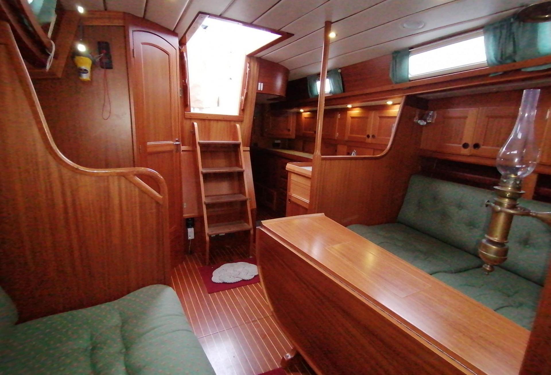 Voilier NAJAD 361 1998 interieur 22
