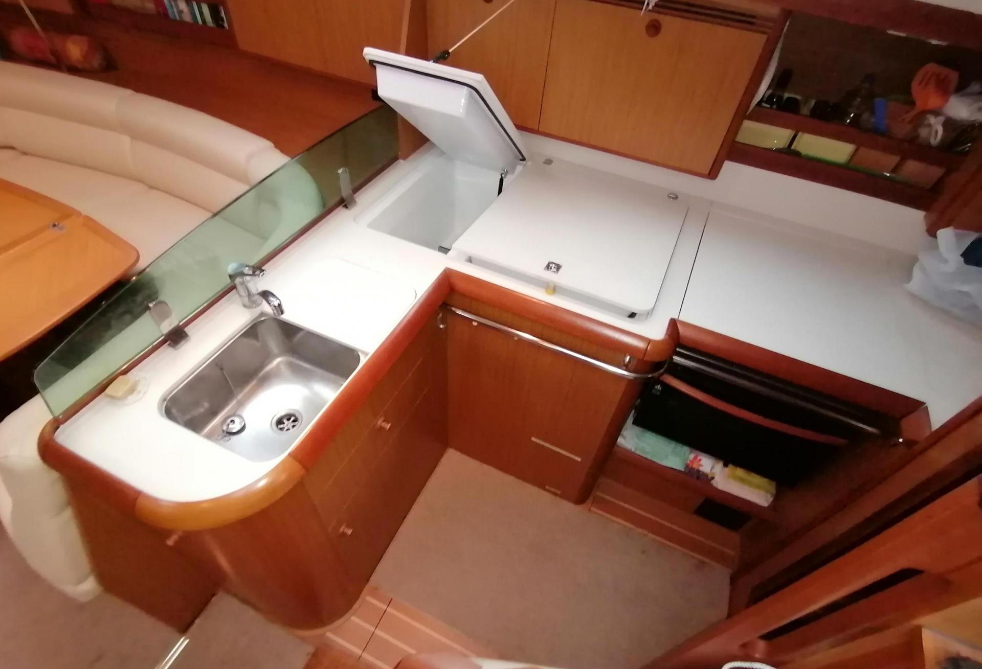 Voilier Jeanneau Sun Odyssey 45 2008 interieur 4