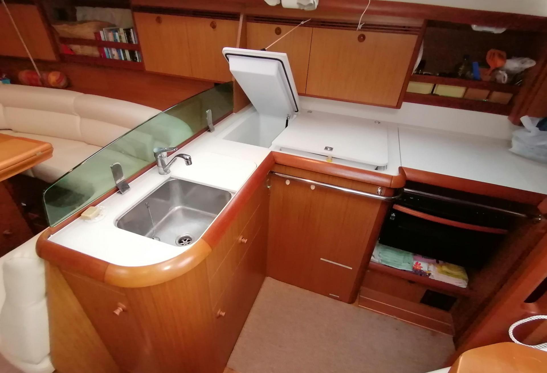Voilier Jeanneau Sun Odyssey 45 2008 interieur 8
